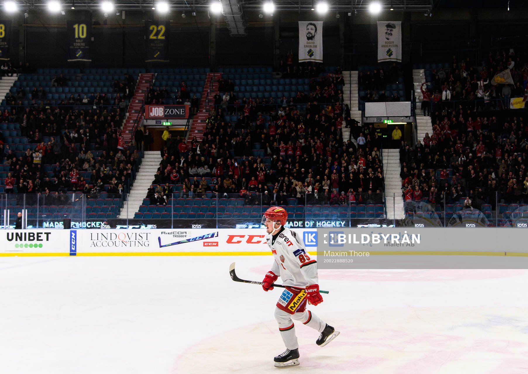 Modos Patrik Karlkvist jublar