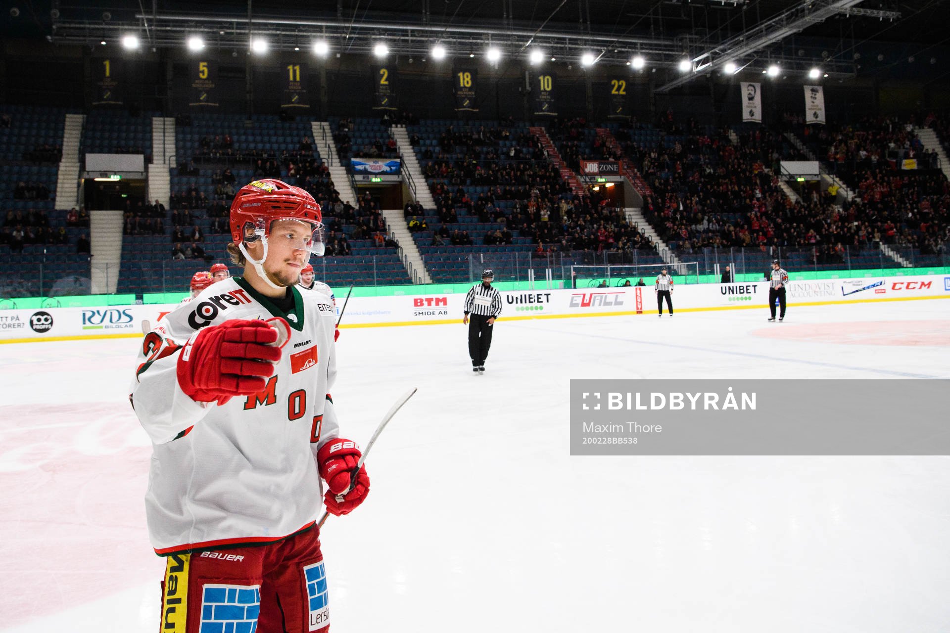 Modos Tobias Enström jublar