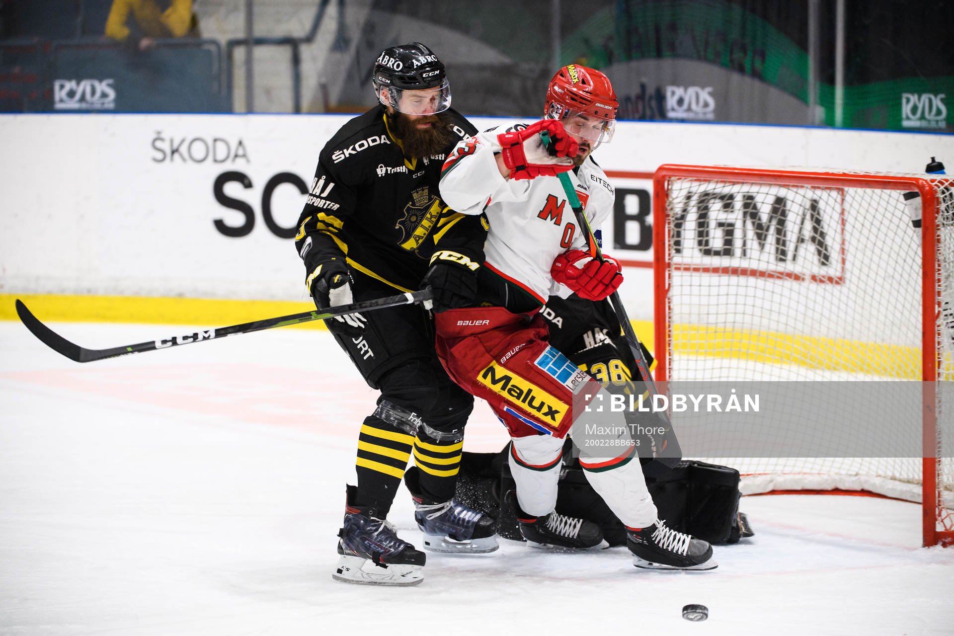 s Johan Larsson och Modos Daniel Sylwander