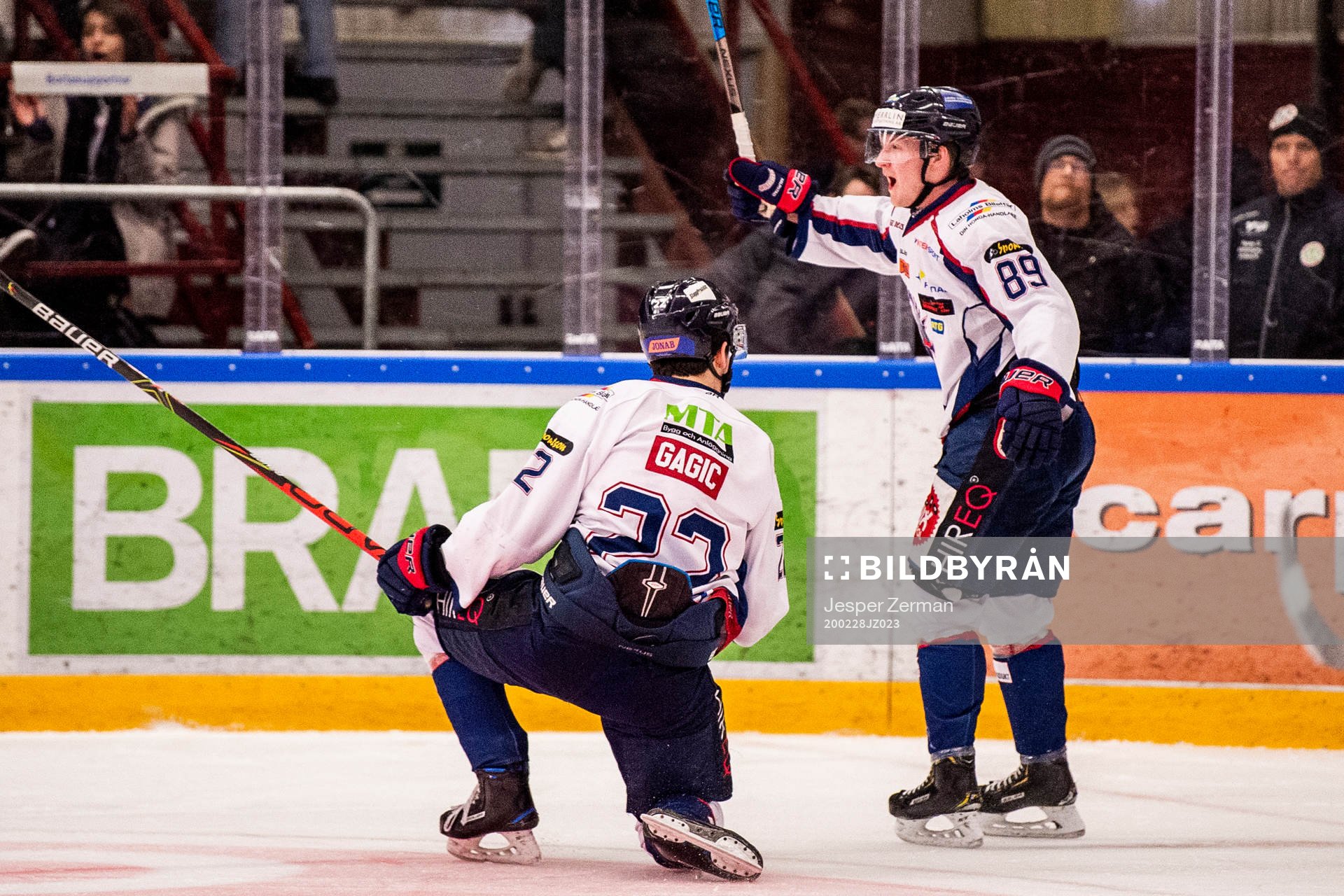 Halmstads Tim Bothén (h) jublar