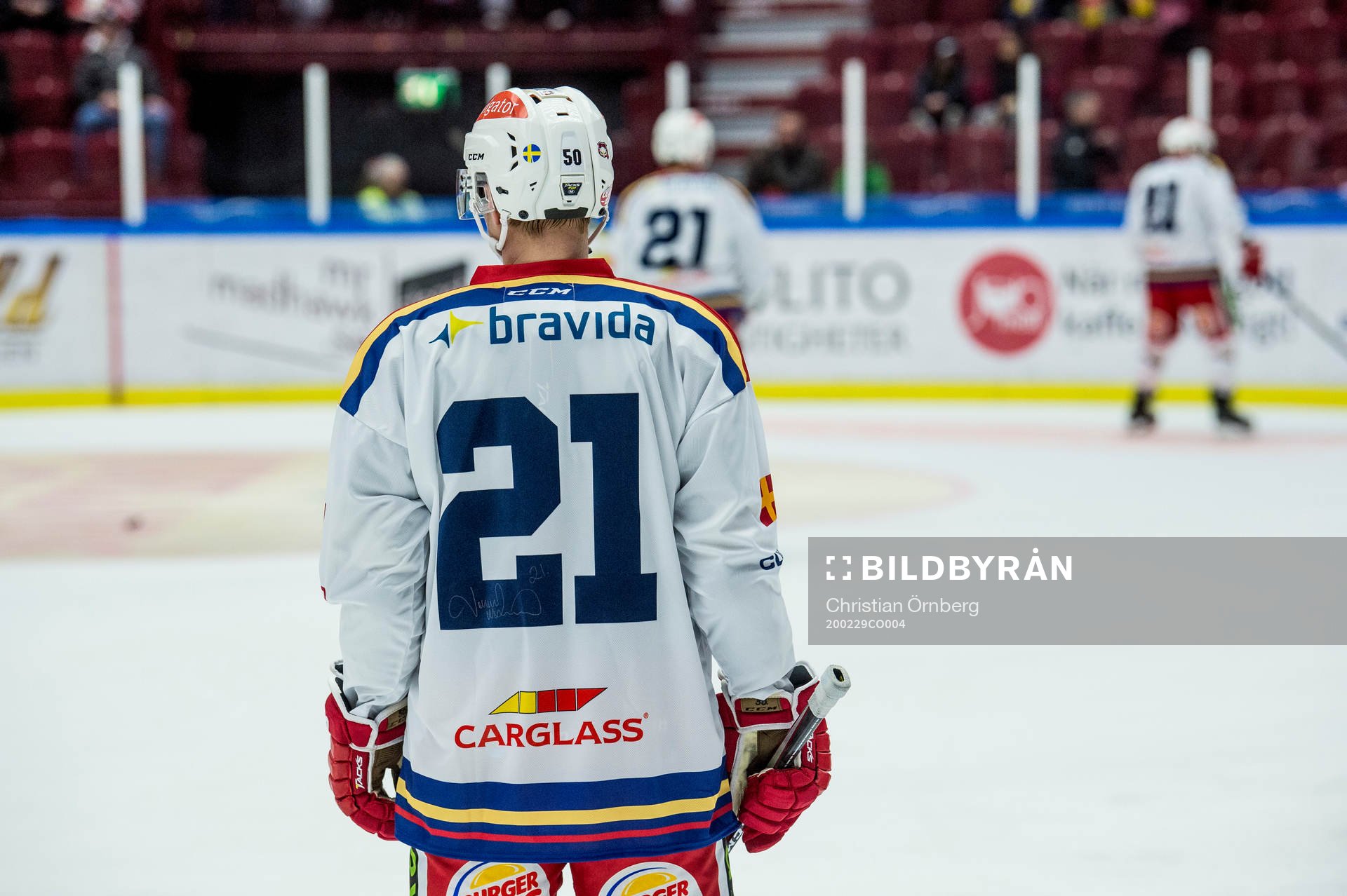 Samtliga spelare i Malmö Redhawks värmer upp med