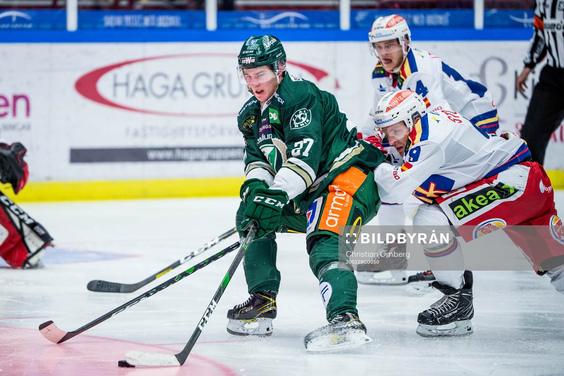 Färjestads Oskar Bäck mot Malmö Redhawks Frederik Storm