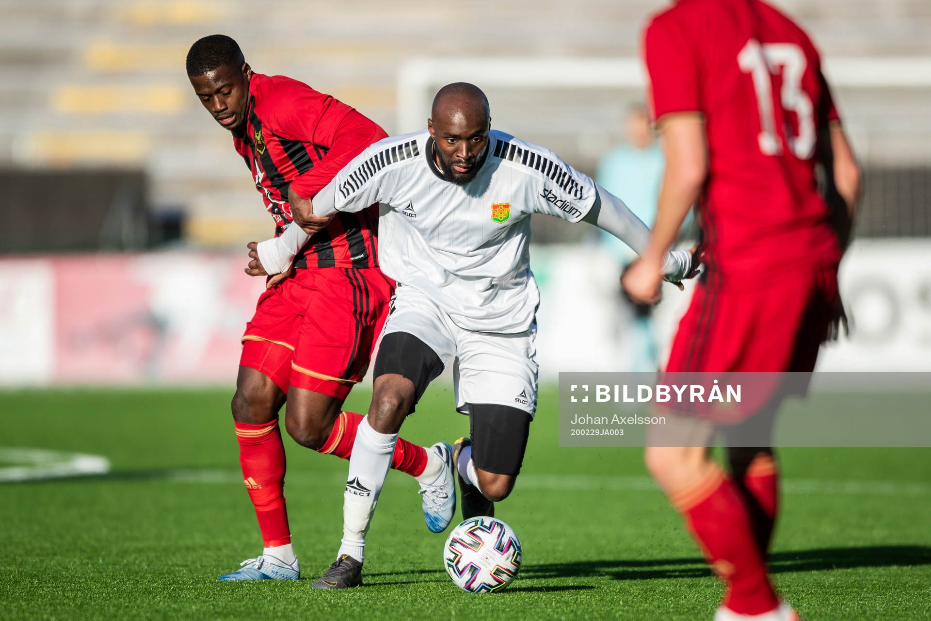 GAIS Boris Lumbana och Östersunds Isak Ssewankambo
