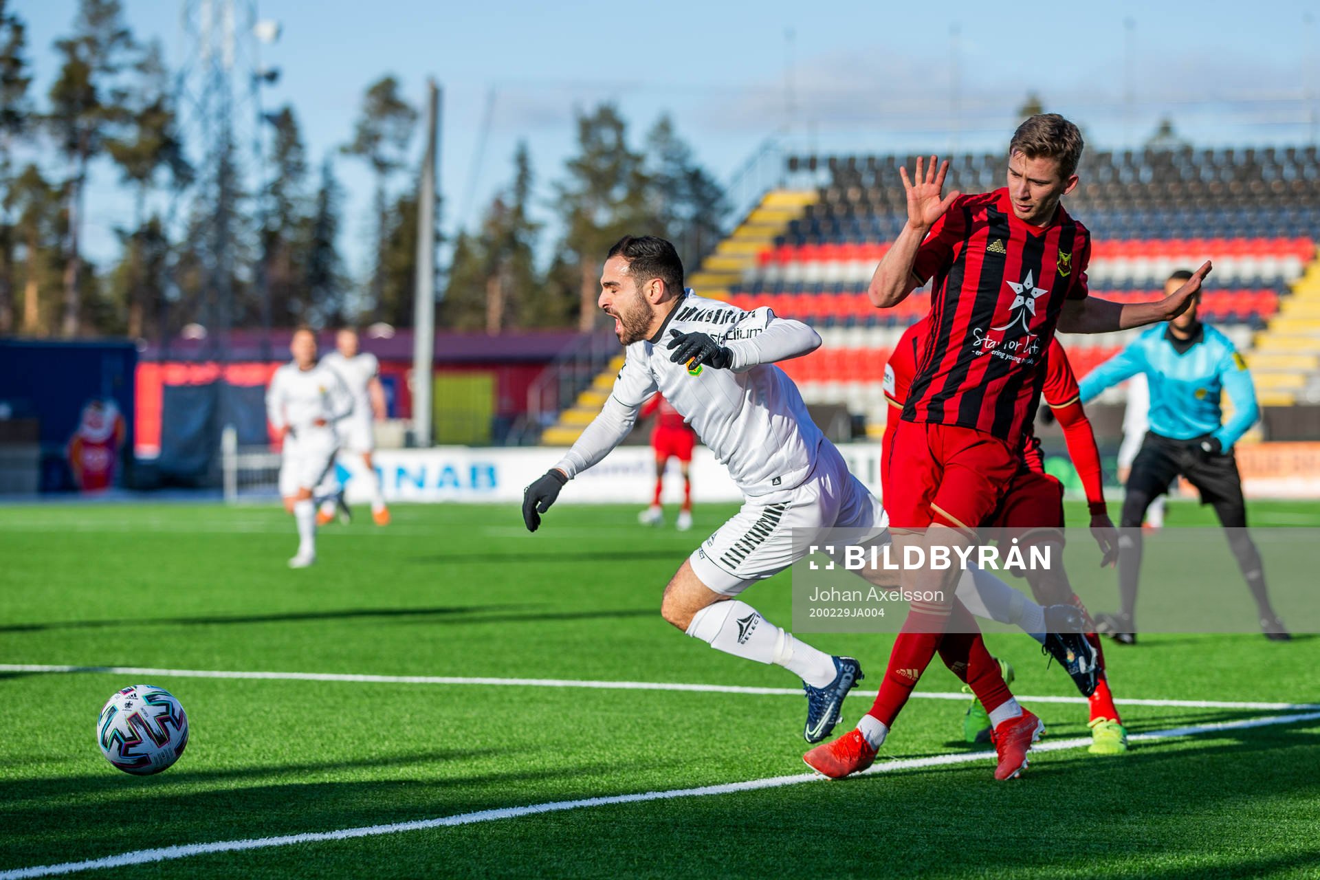 GAIS Mervan Celik och Östersunds Ludvig Fritzson