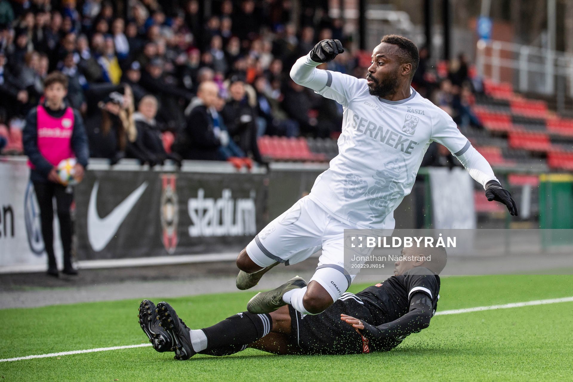 IFK Göteborgs Nzuzi Toko och Sollentunas Dida Rashidi