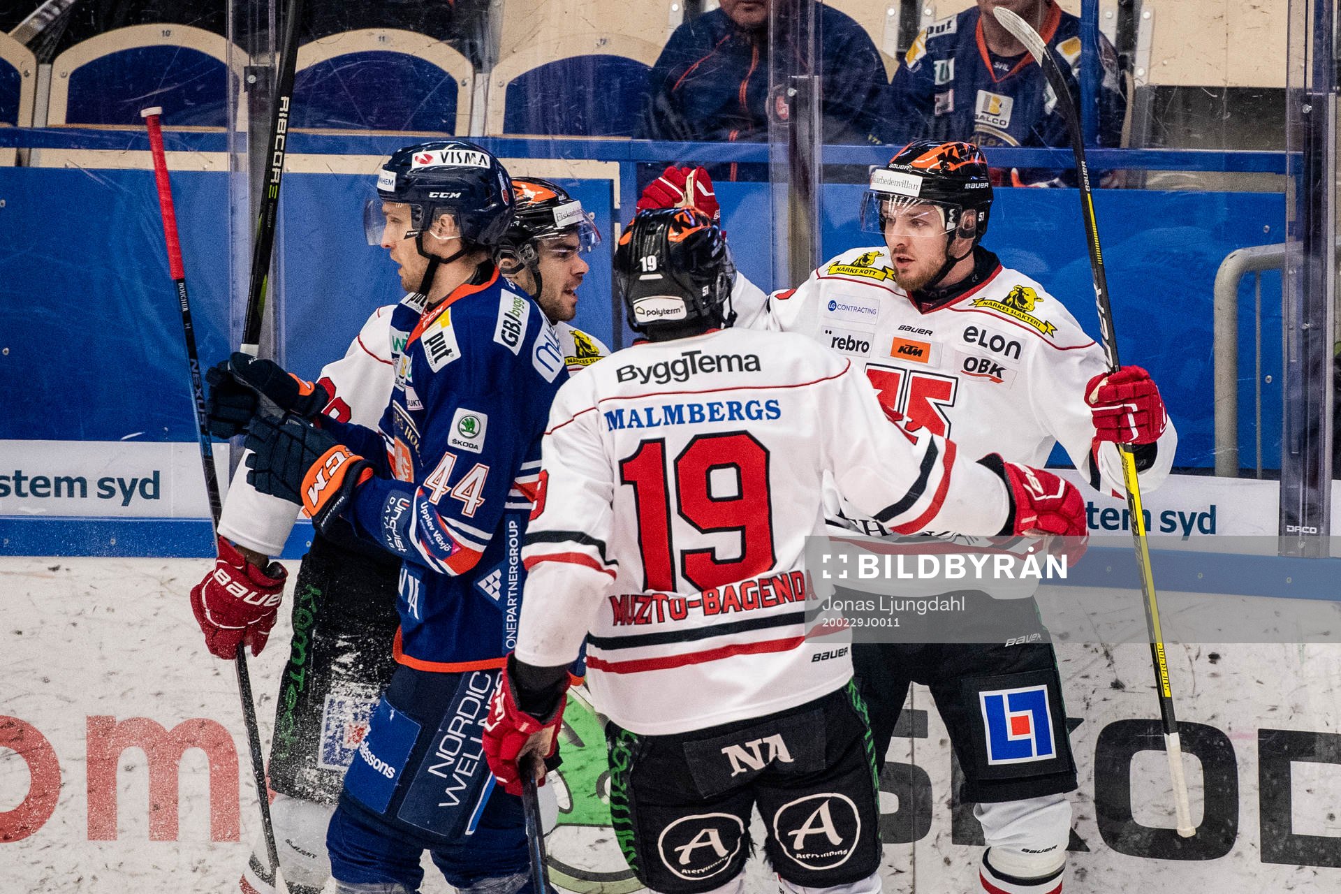 Örebros Robin Kovacs jublar