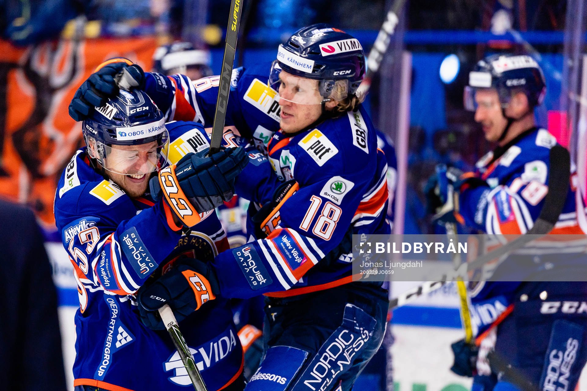 Växjös Marcus Paulsson och Marcus Sylvegård jublar