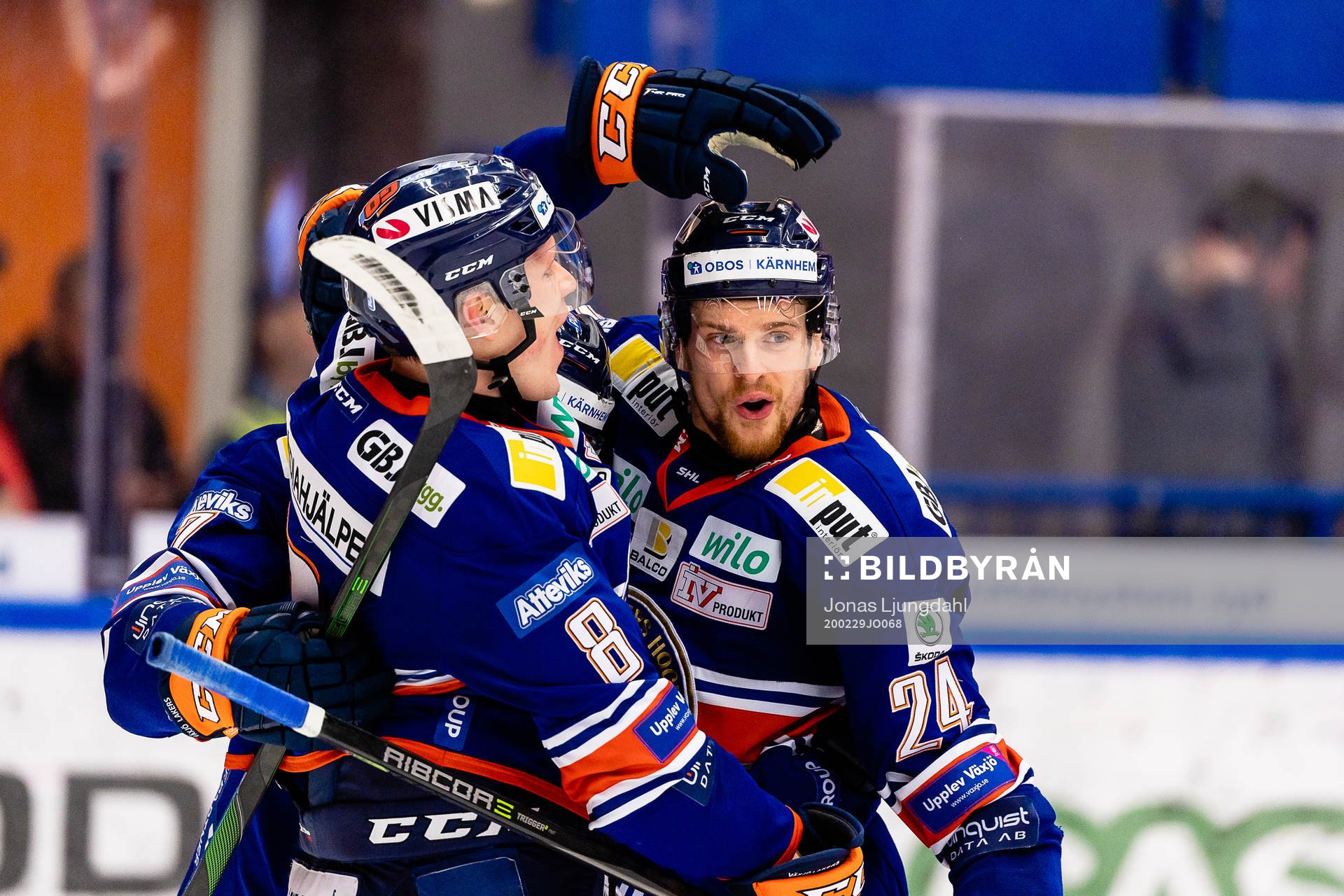 Växjös Niclas Lundgren och Brendan Shinnimin jublar