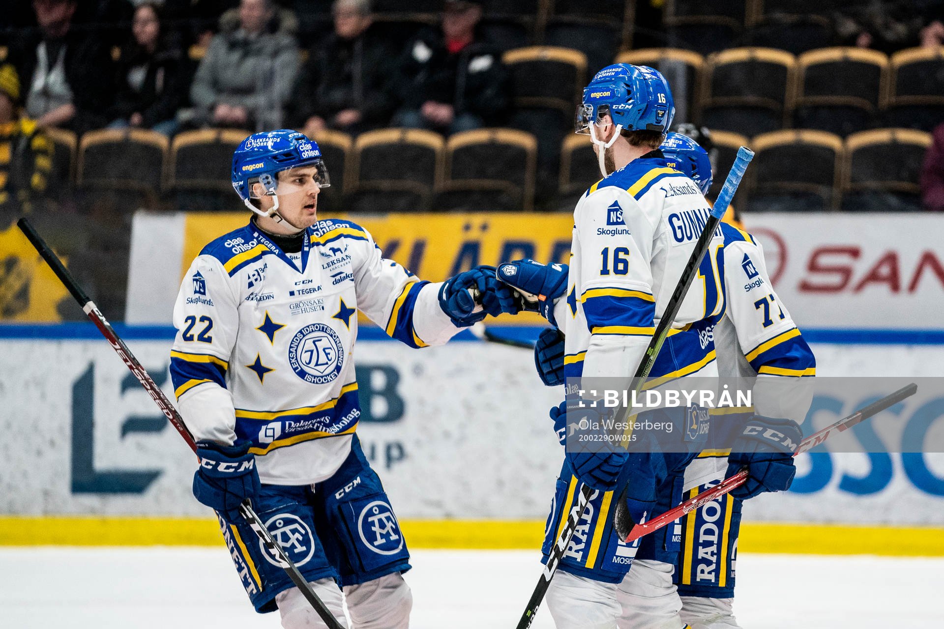 Leksands Sebastian Wännström och Daniel Gunnarsson jublar