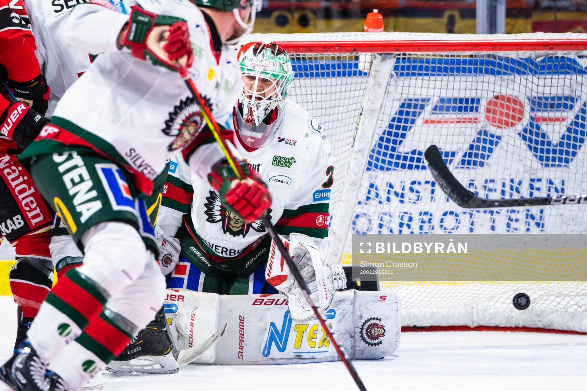 Luleås Nils Lundkvist (ej i bild) gör 2-0 bakom