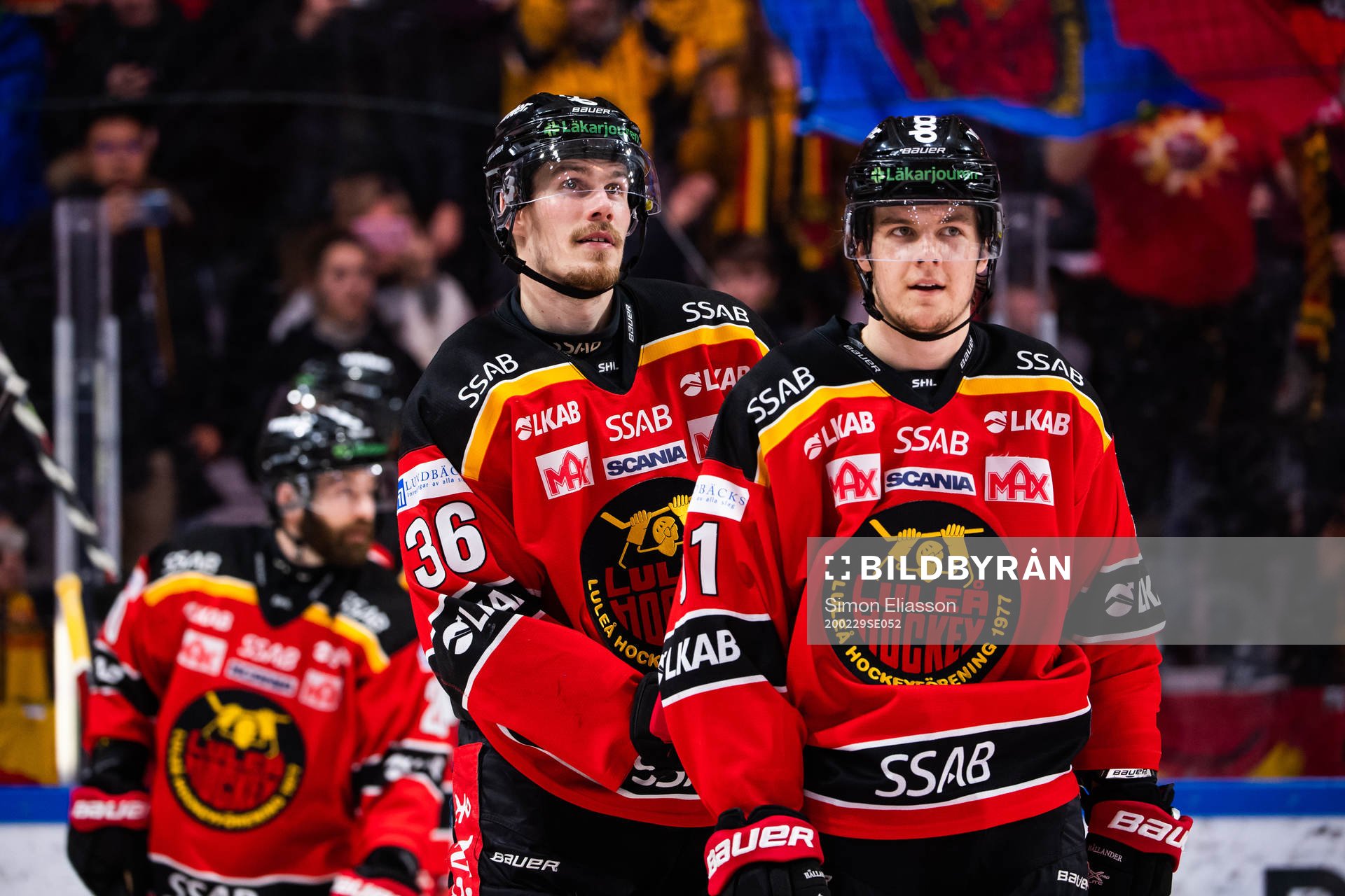 Luleås Emil Larsson och Filip Hållander jublar