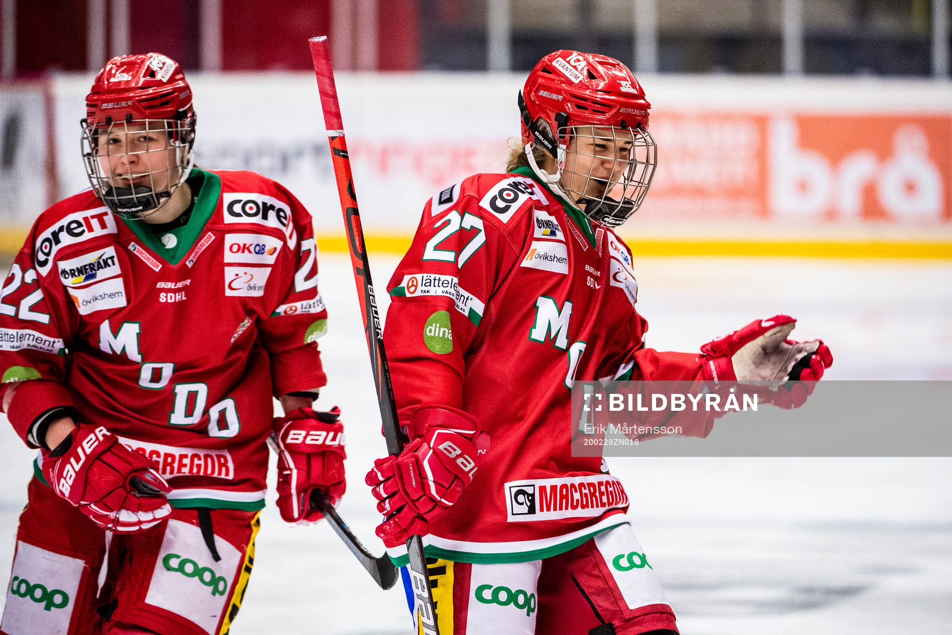 Modos Agata Sarnovska och Laura Lerchova jublar