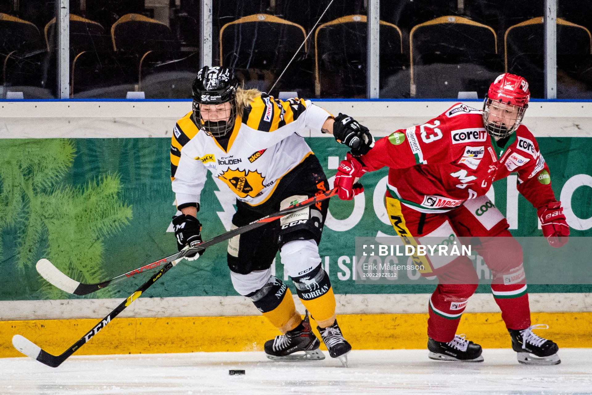 Skellefteås Julia Kaldensjö och Modos Olivia Carlsson