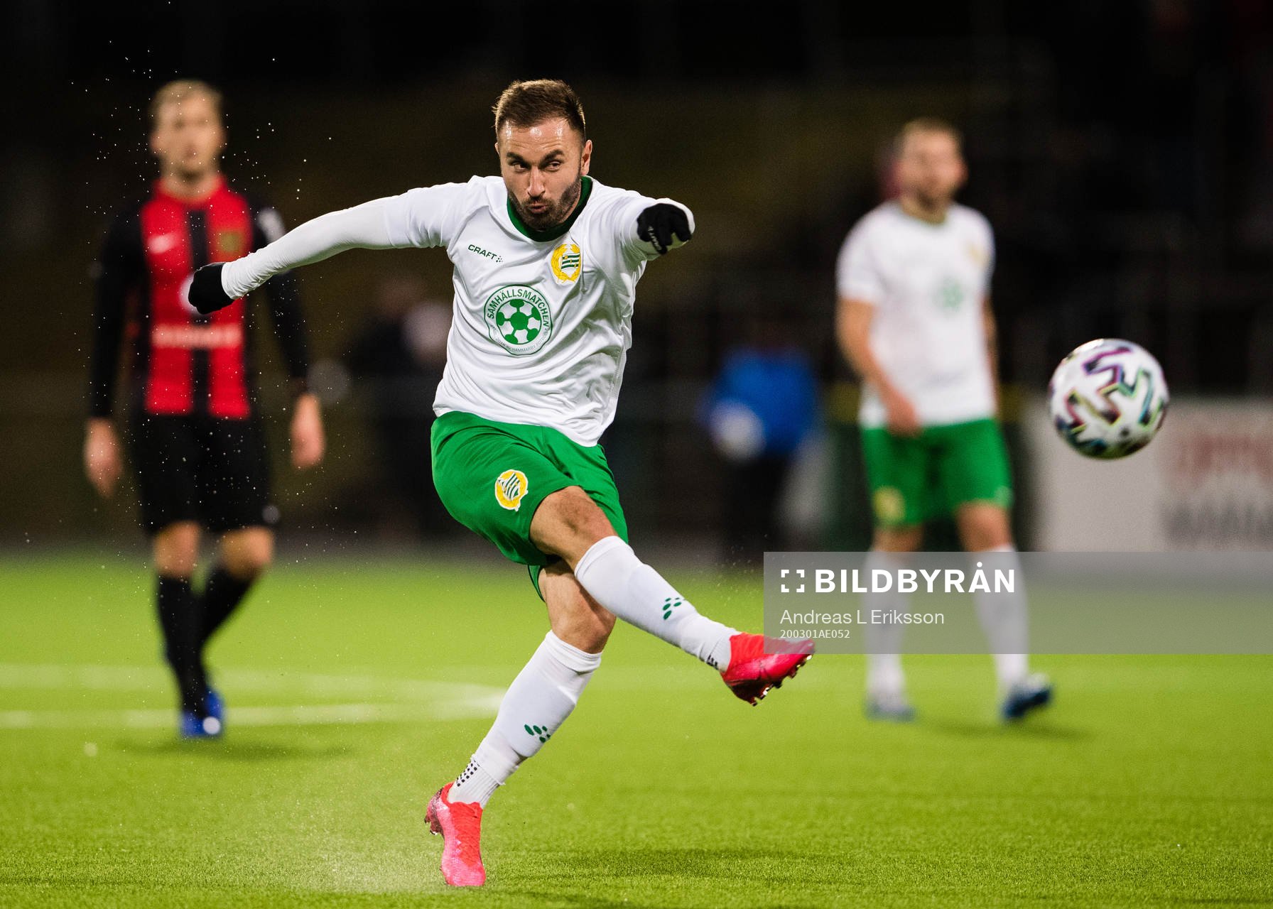 Hammarbys Muamer Tankovic med ett skott