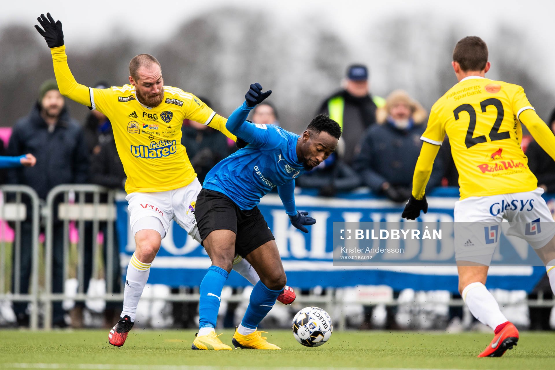 Falkenbergs Christoffer Carlsson och Halmstads Sadat Karim