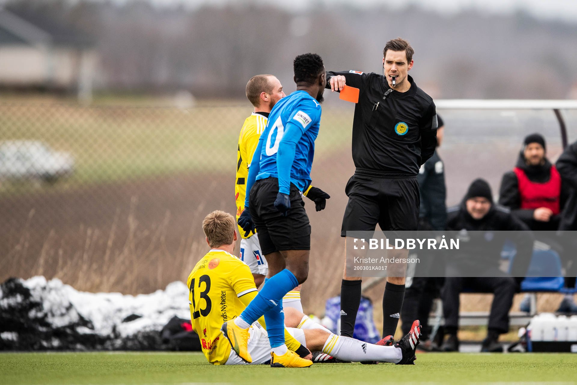 Falkenbergs Marcus Mathisen får rött kort