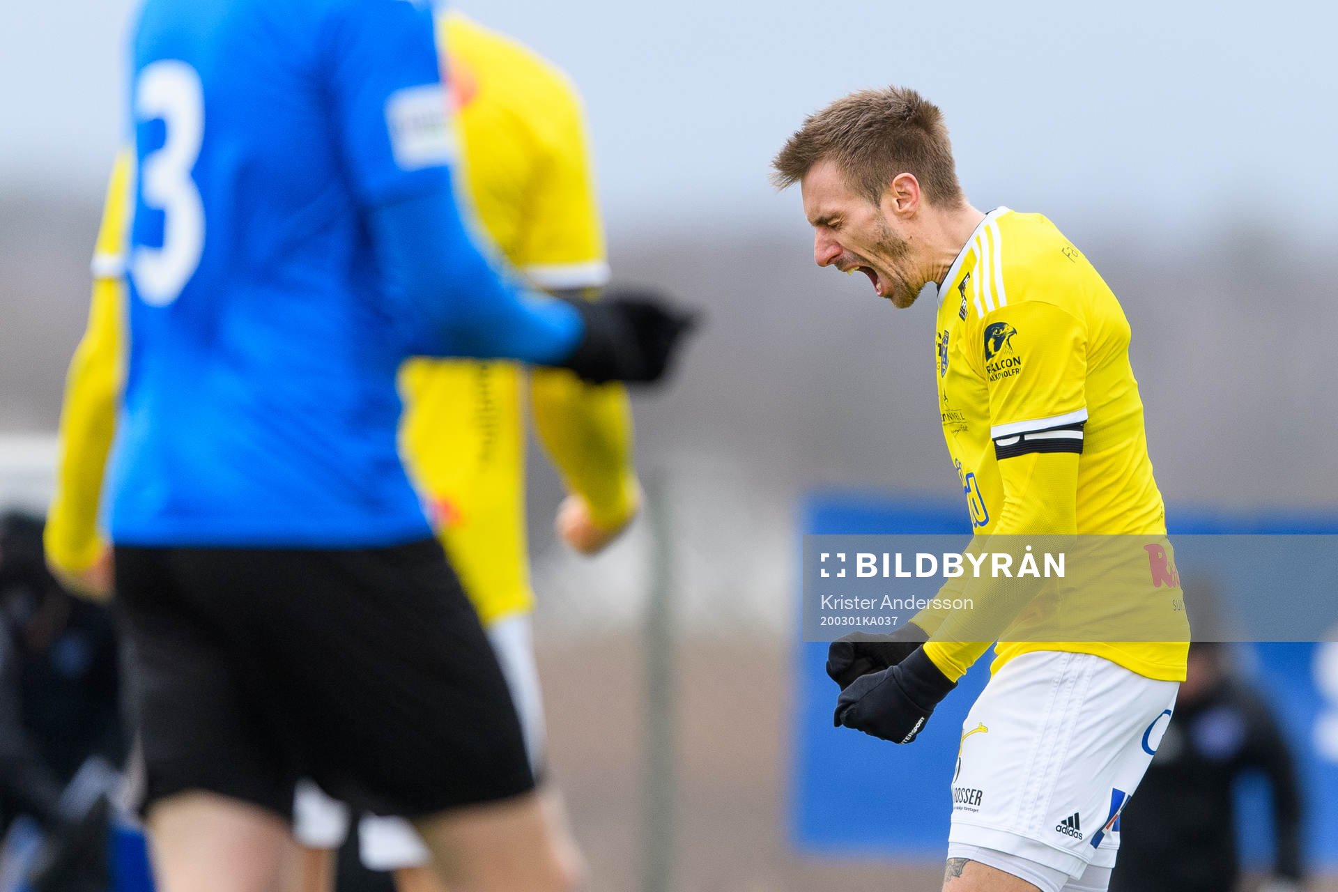 Falkenbergs Tobias Karlsson jublar