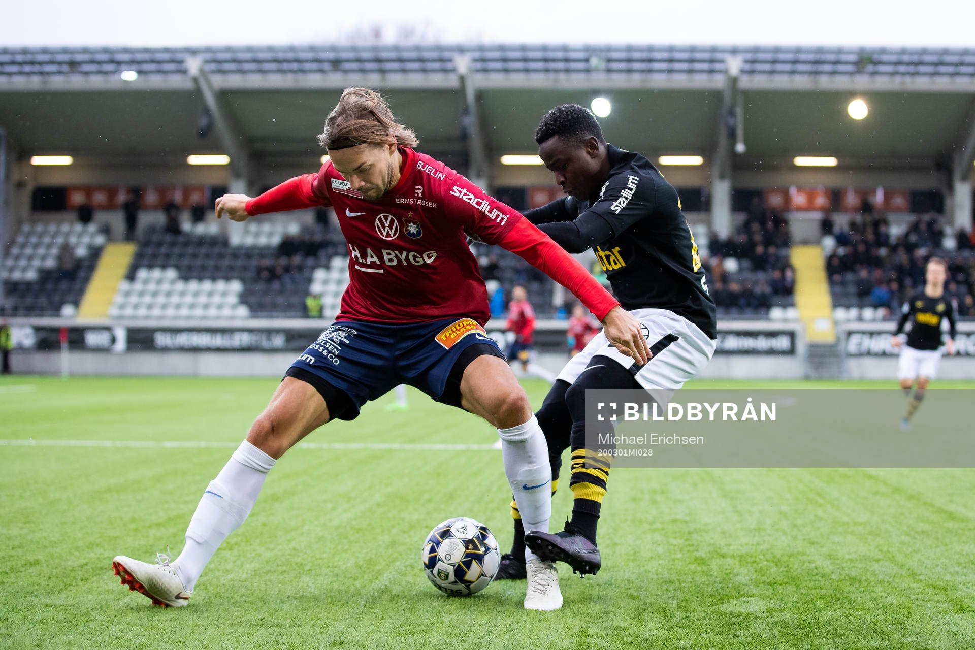 Örgrytes Danny Ervik och AIKs Erick Otieno