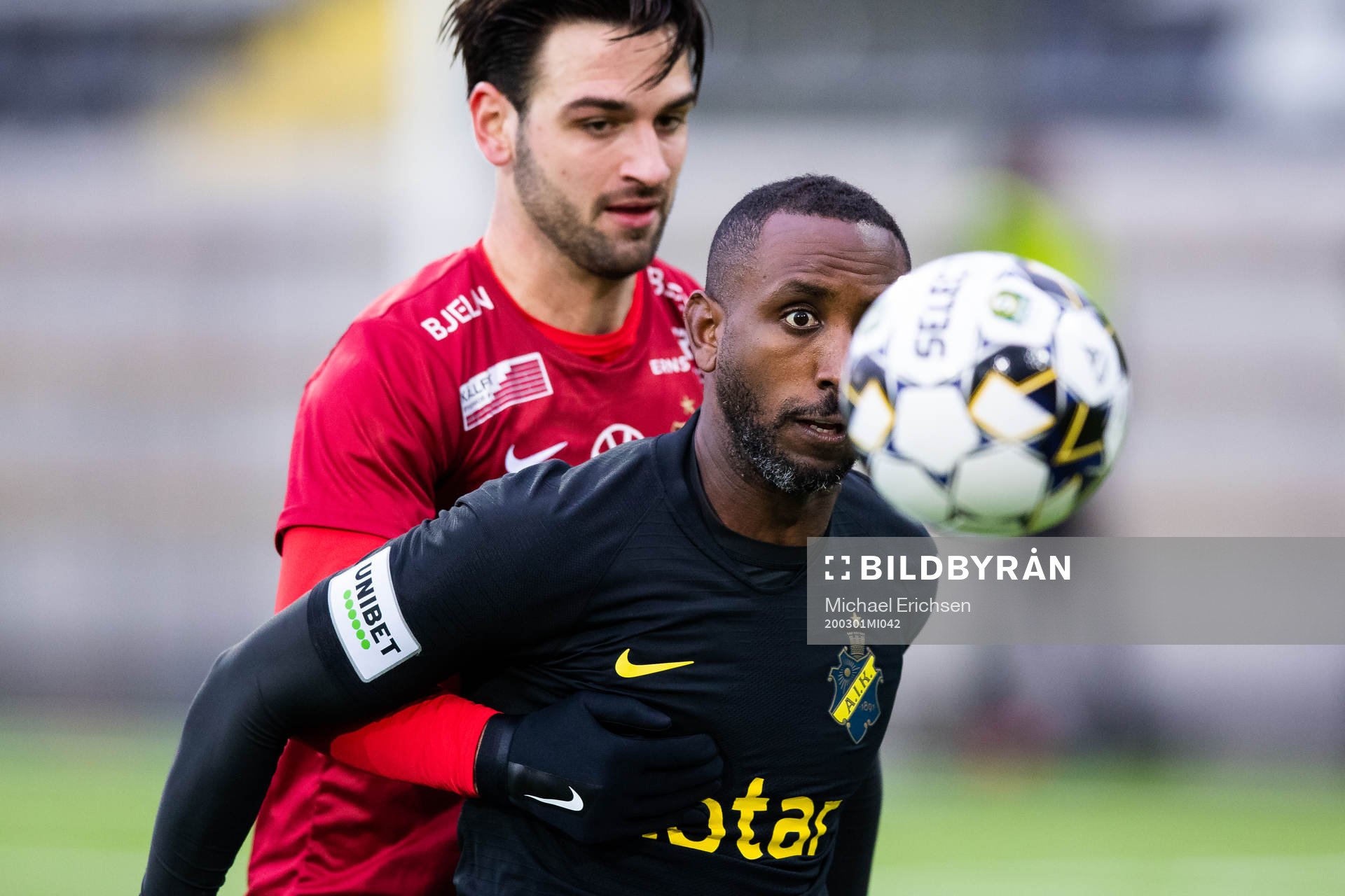 Örgrytes Oliver Stanisic och AIKs Henok Goitom