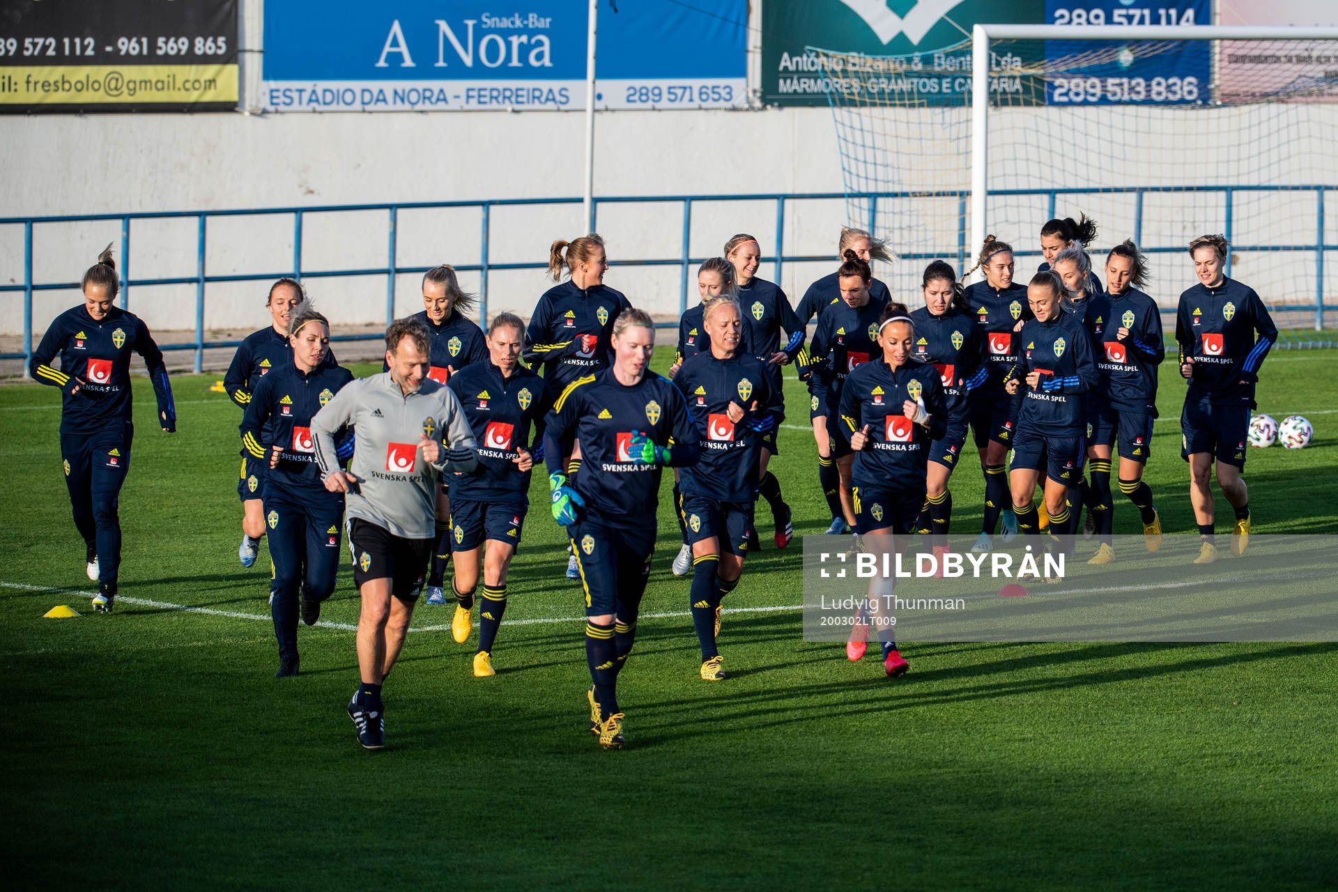 Players of Sweden warming up