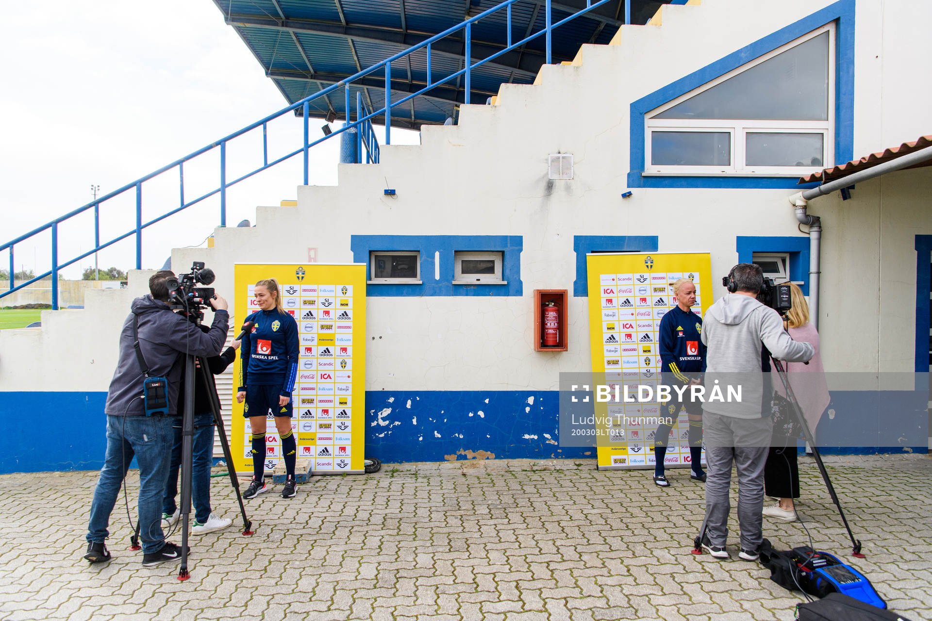 Fridolina Rolfö and Caroline Seger is interviewed by the