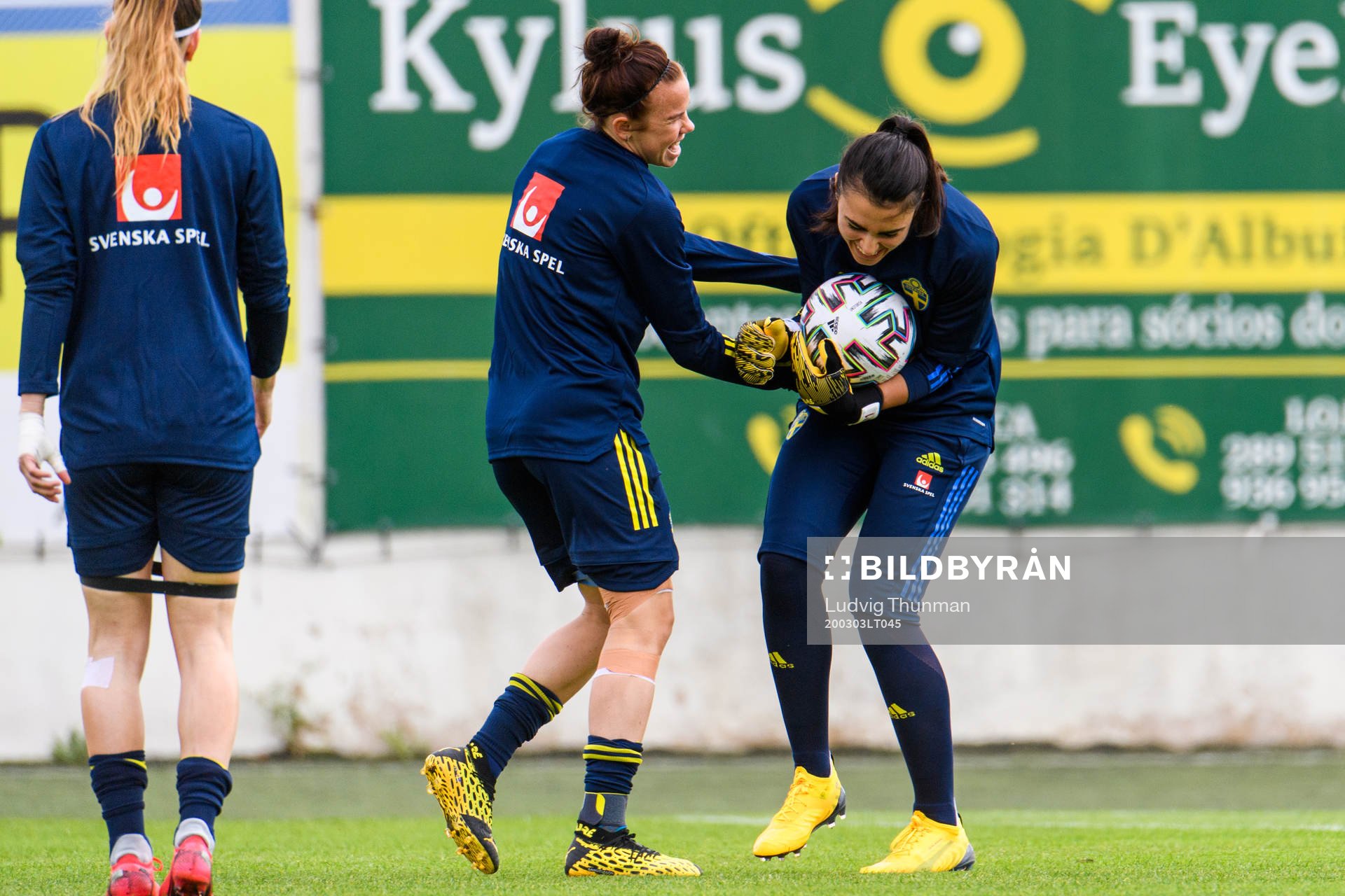 Jessica Samuelsson and goalkeeper Zecira Musovic