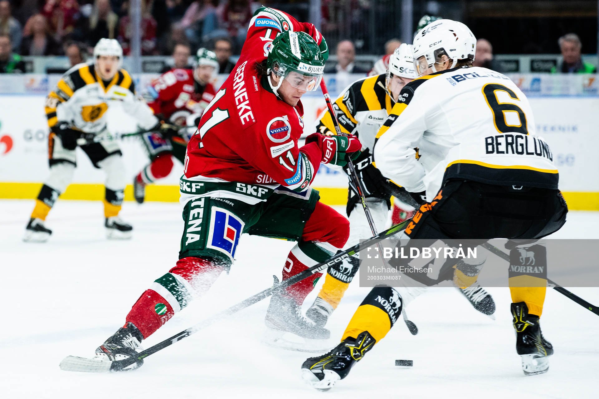 Frölundas Samuel Fagemo mot Skellefteås Filip Berglund