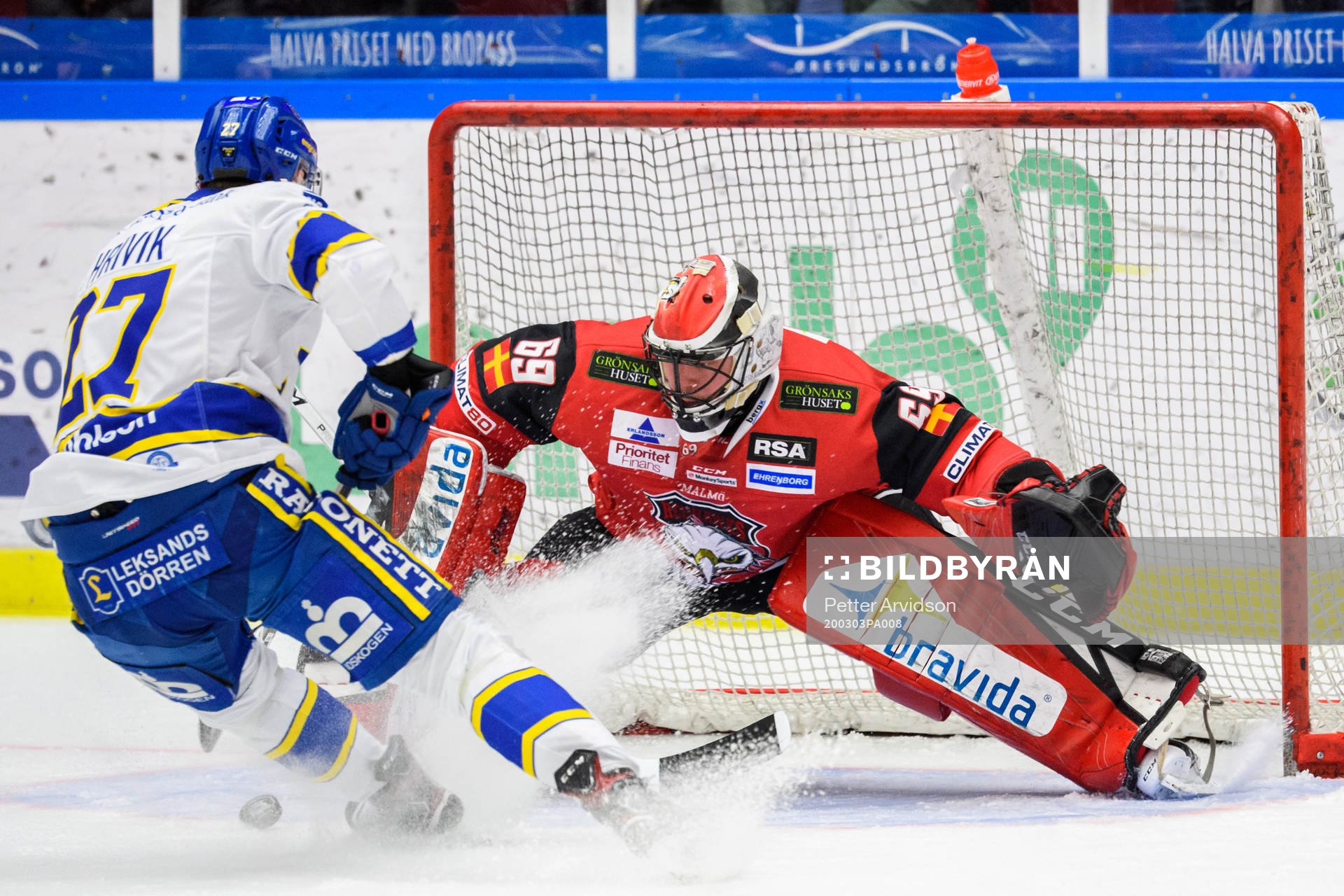 Leksands Marek Hrivik mot Malmö Redhawks målvakt Oscar