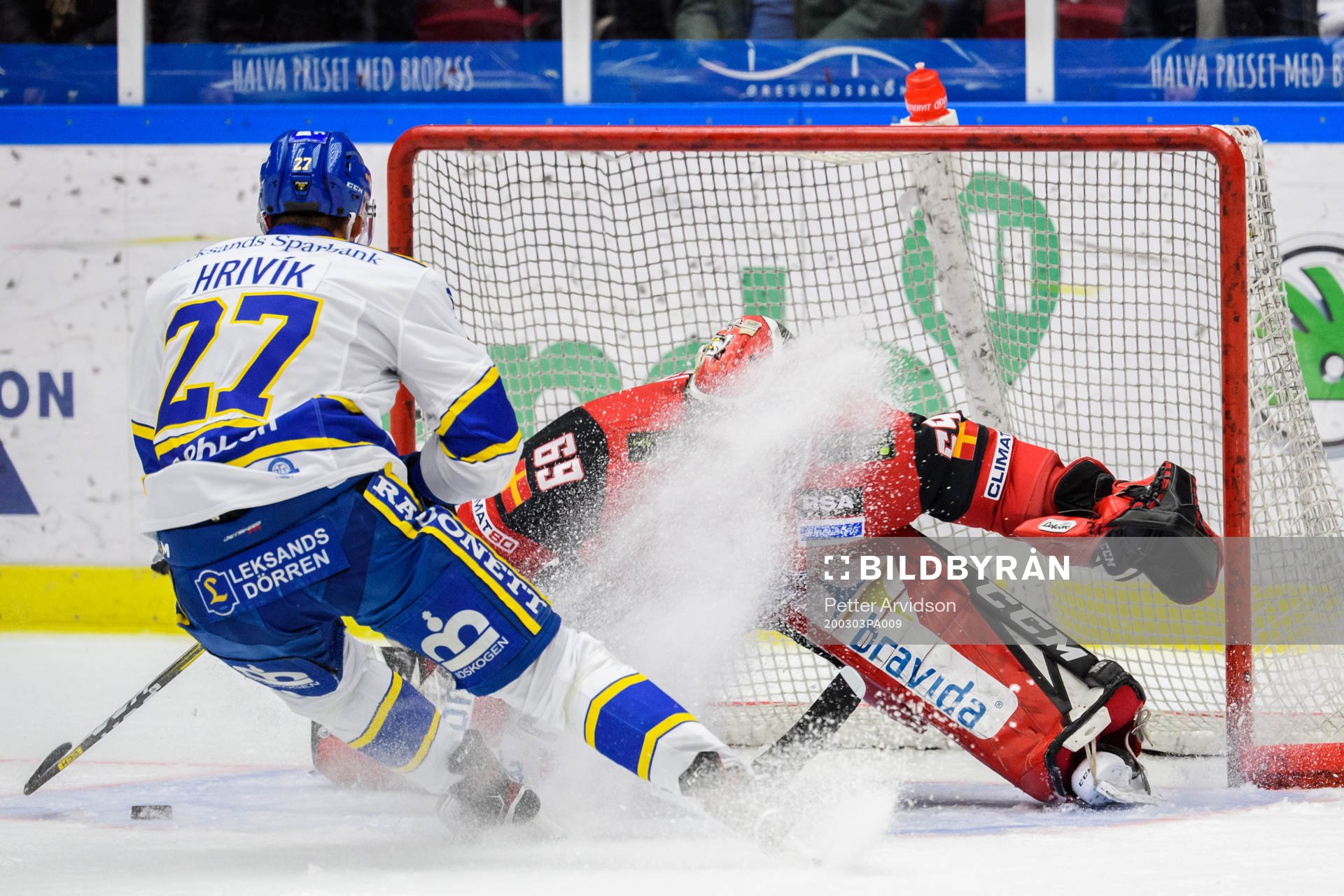 Leksands Marek Hrivik mot Malmö Redhawks målvakt Oscar