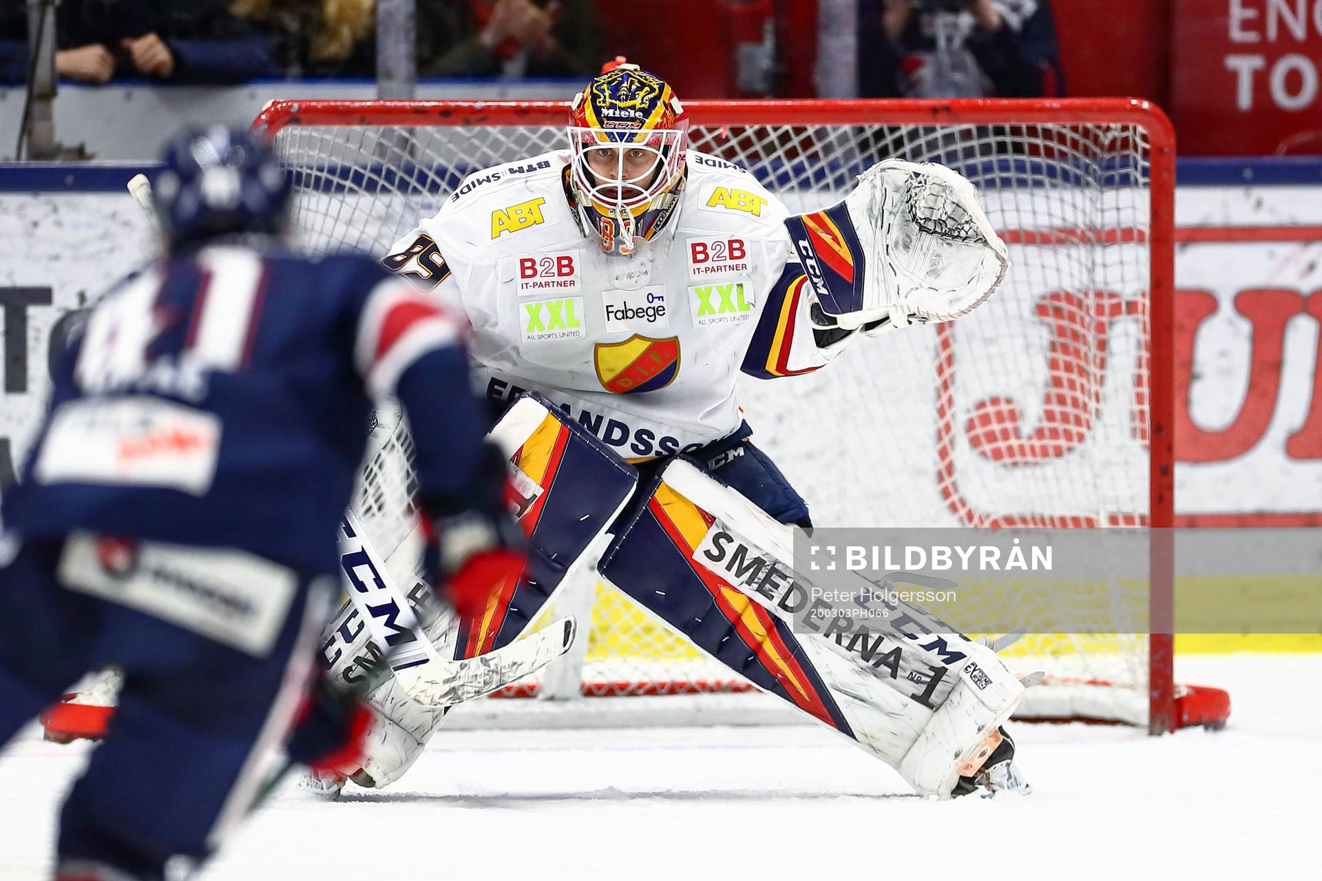 Djurgårdens målvakt Niklas Svedberg räddar straff slagen