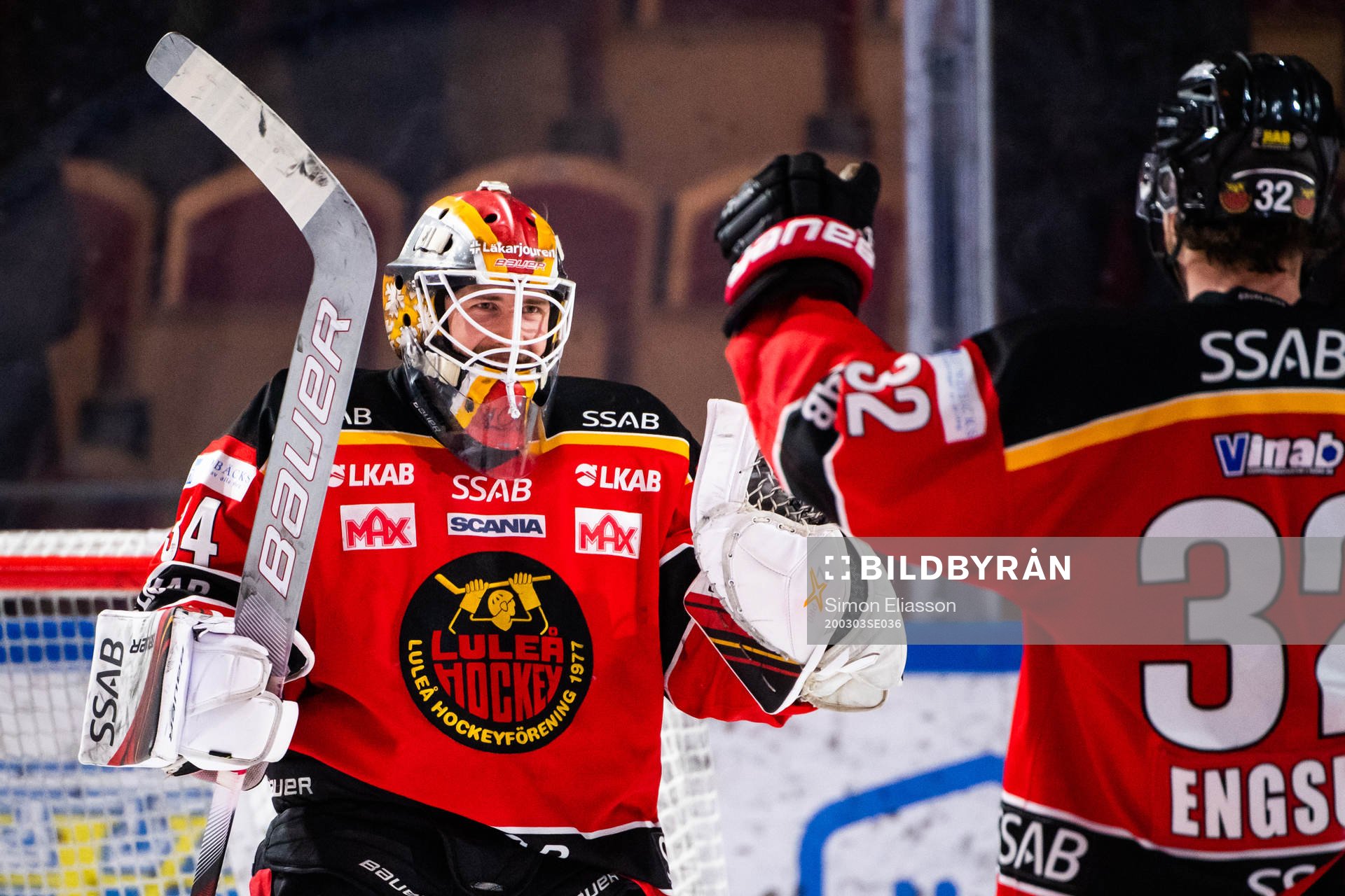 Luleås målvakt Joel Lassinantti jublar