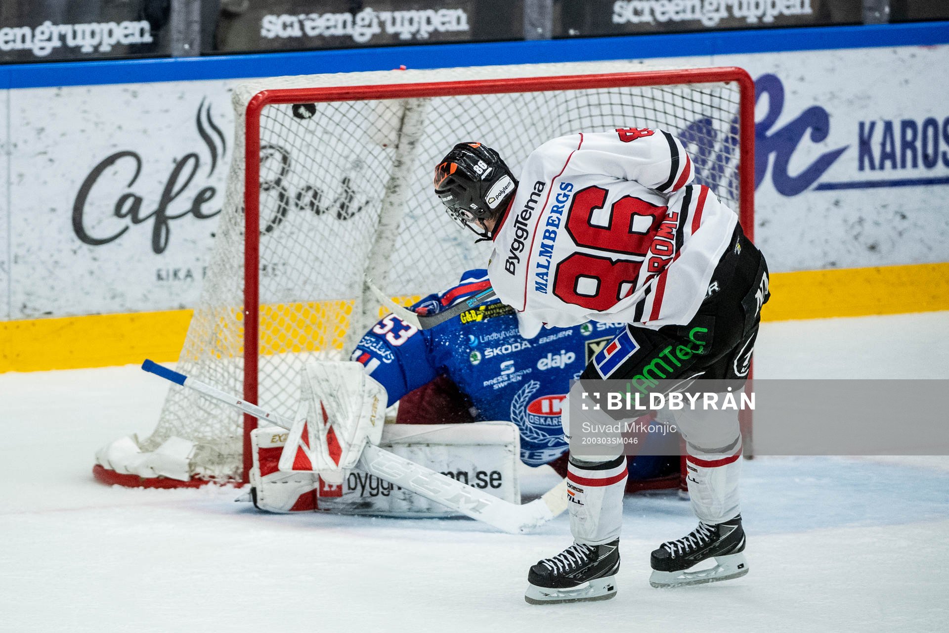 Örebros Mathias Bromé gör mål på Oskarshamns målvakt