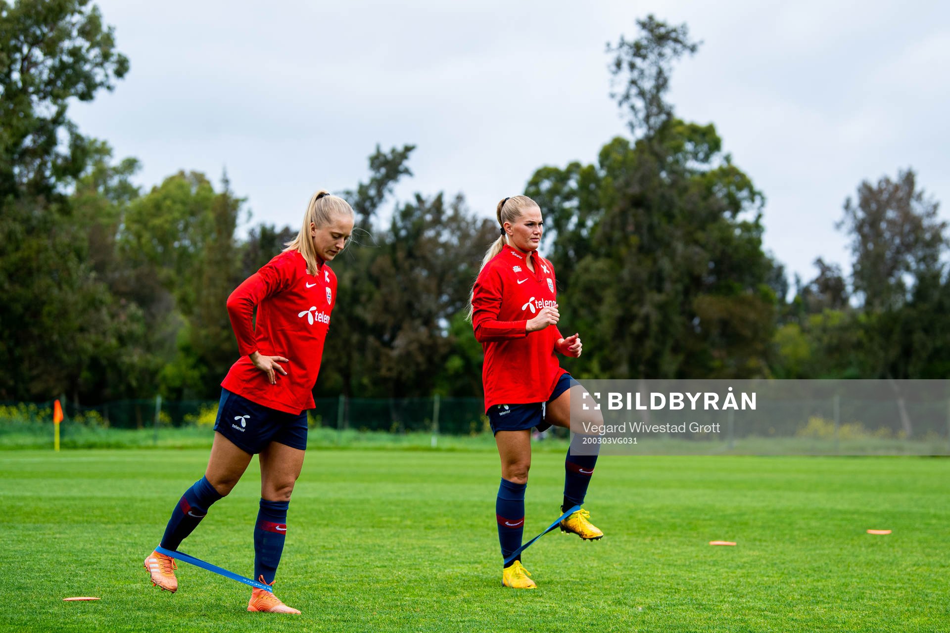 Amalie Eikeland and Lisa-Marie Karlseng Utland of the