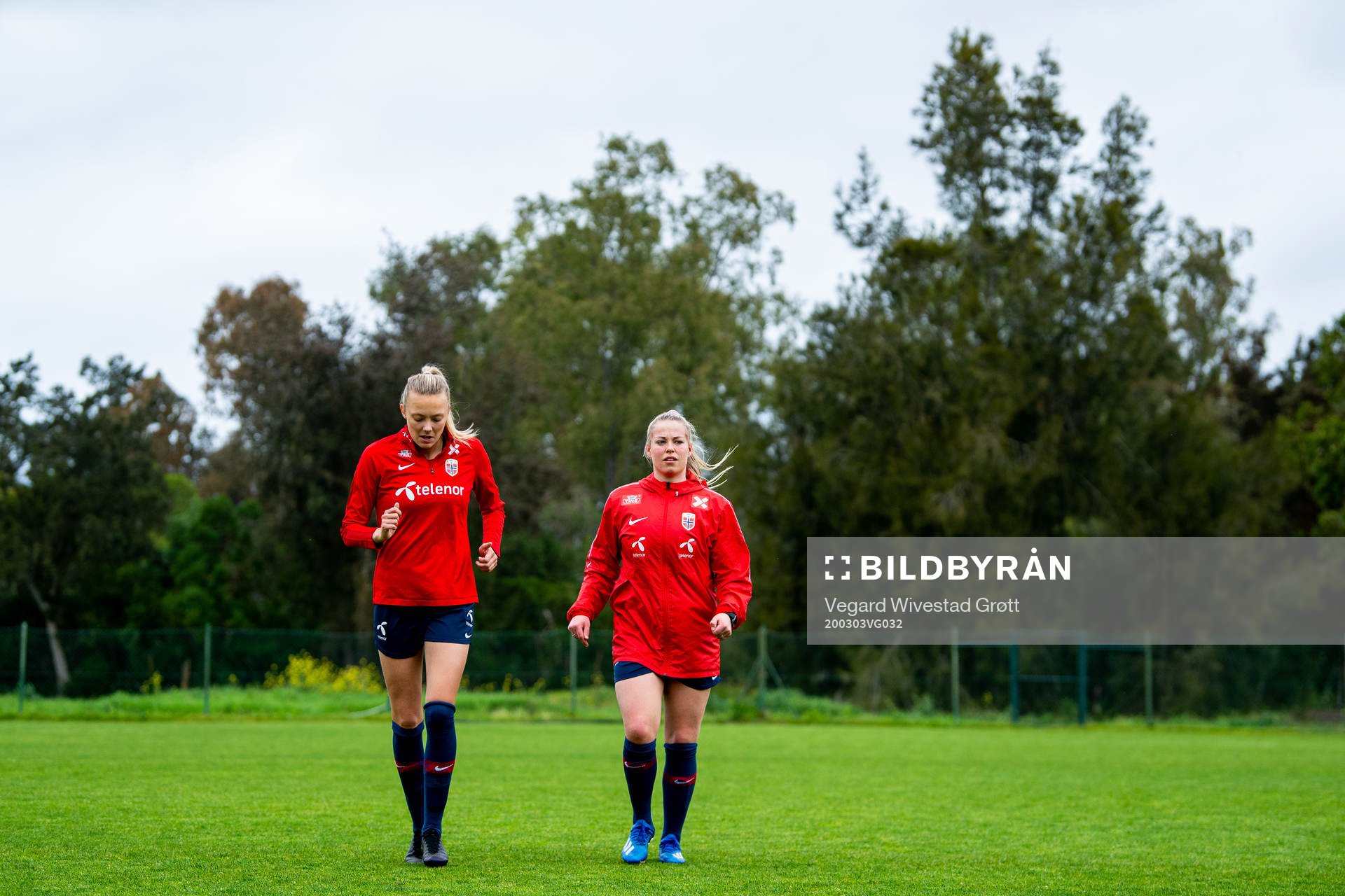Synne Sofie Kinden Jensen and Therese Sessy Åsland of the