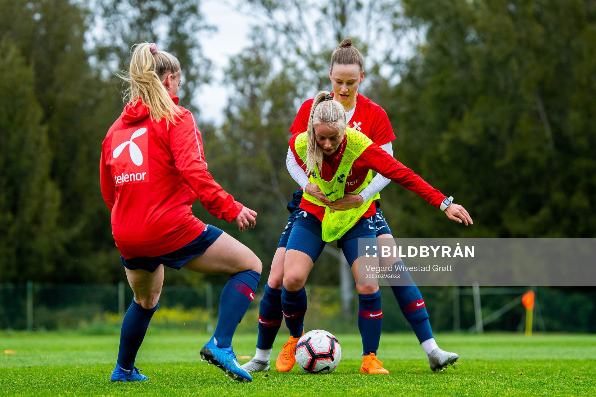 Emilie Woldvik and Stine Reinås of the Norwegian women’s