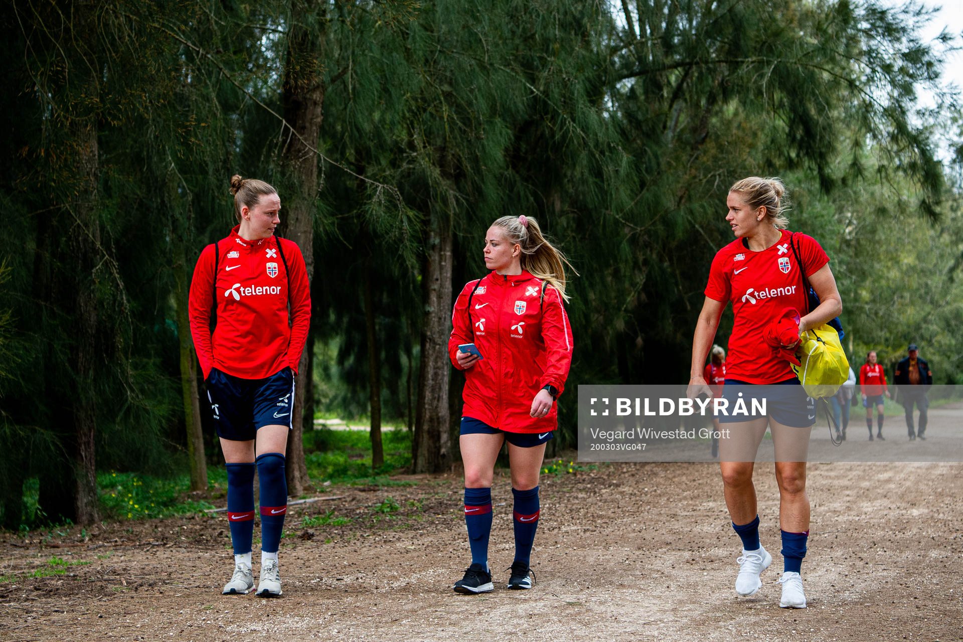 Stine Reinås, Therese Sessy Åsland and Elise Thorsnes of