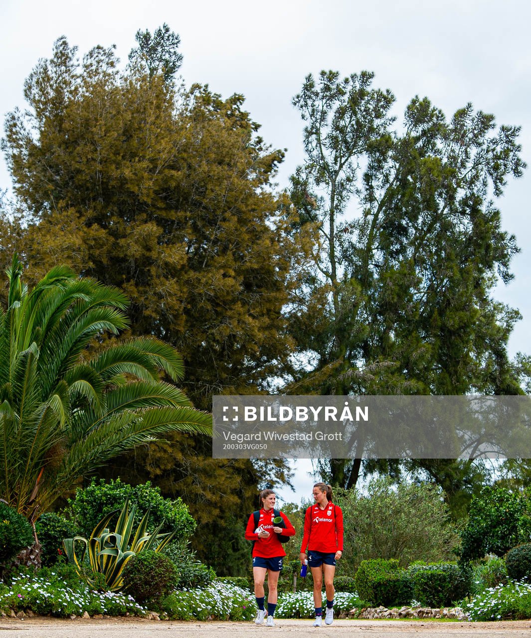 Maren Mjelde and Caroline Graham Hansen of the Norwegian