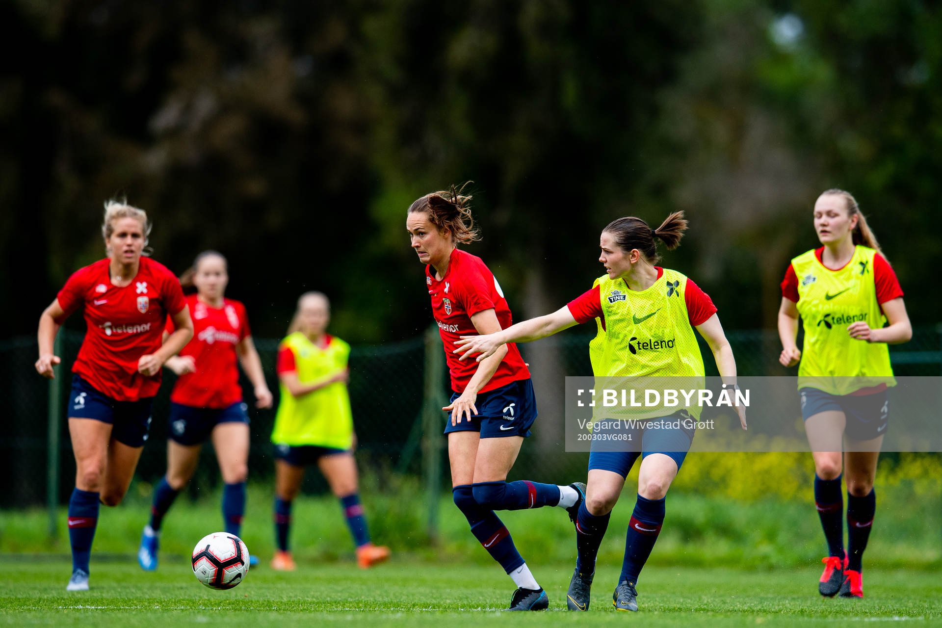 Caroline Graham Hansen and Tuva Hansen of the Norwegian