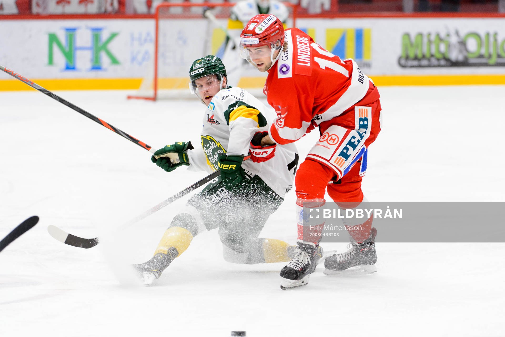 Björklövens Adam Plant och Timrås Tobias Lindberg