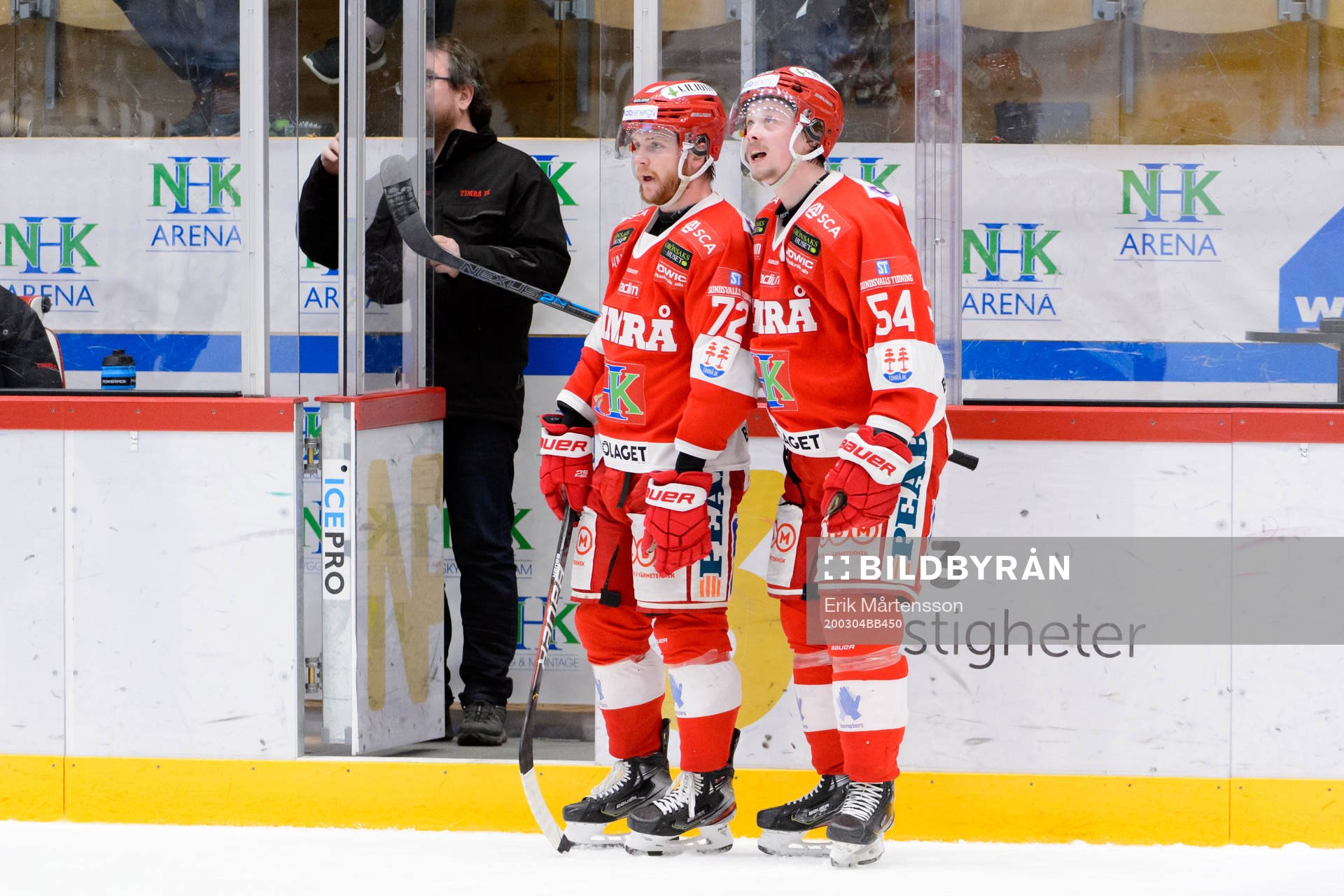 Timrås Sebastian Ohlsson och Jonathan Dahlén reagerar