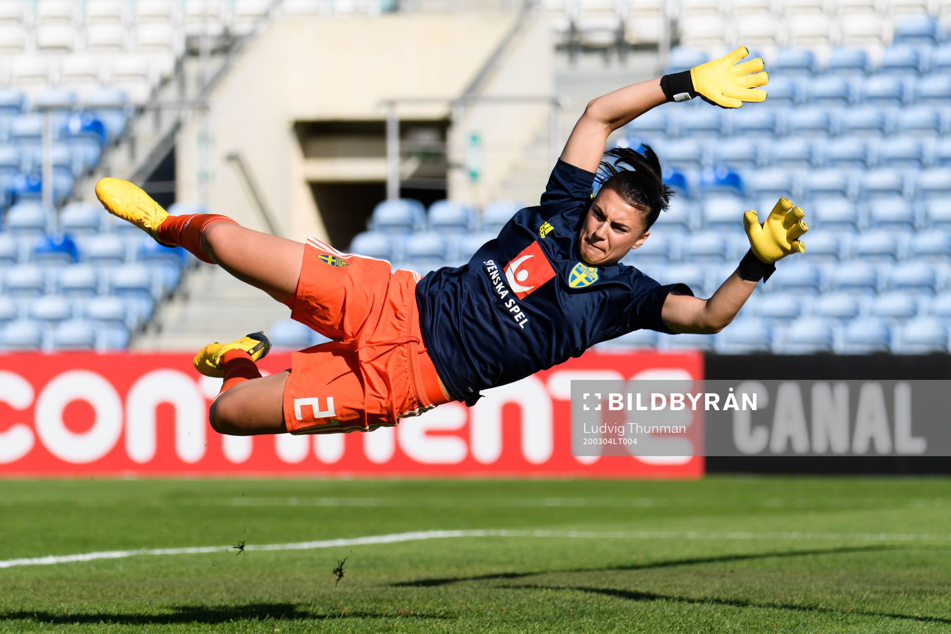 Goalkeeper Zecira Musovic of Sweden ahead the Algarve Cup