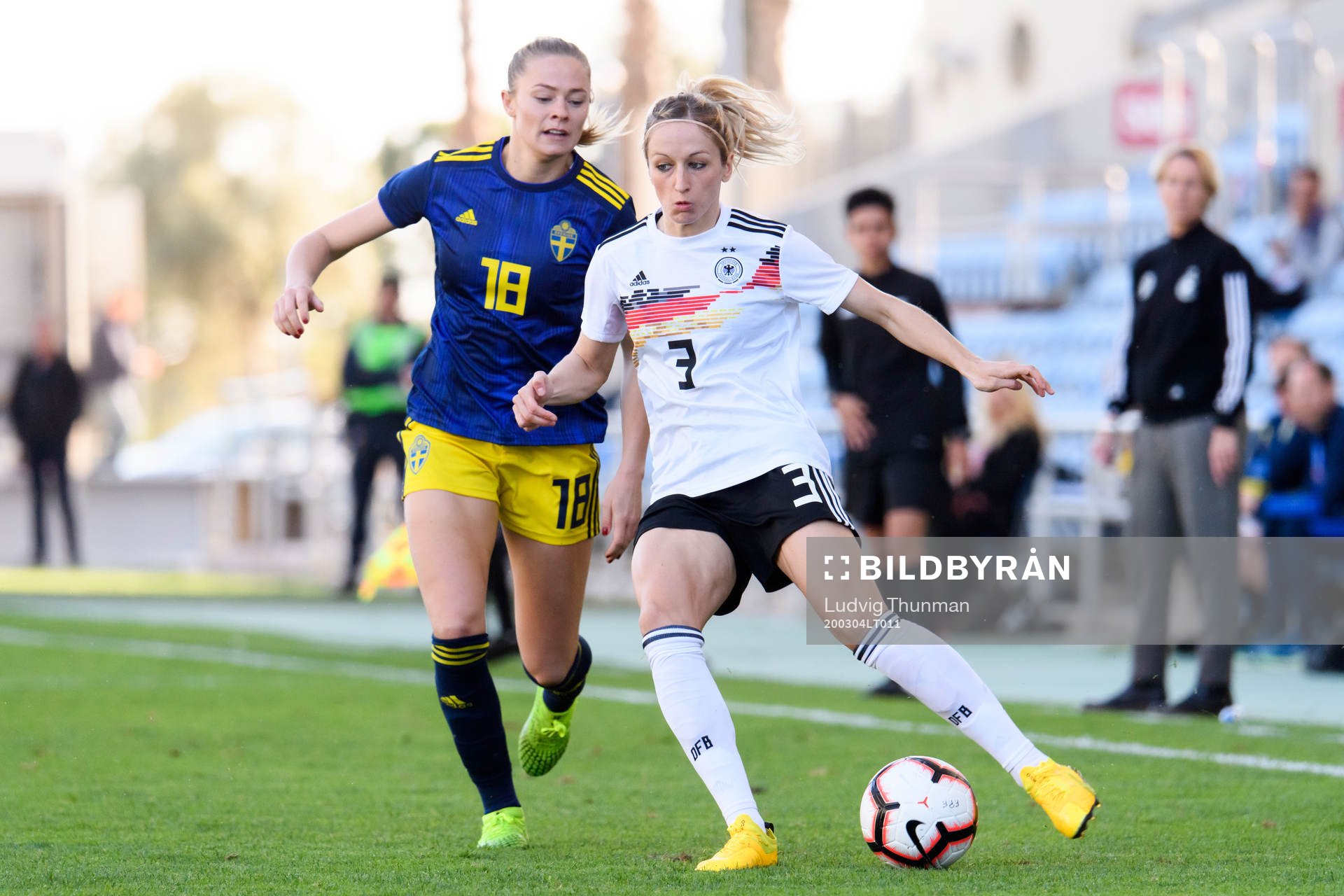 Fridolina Rolfö of Sweden and Kathrin Hendrich of Germany