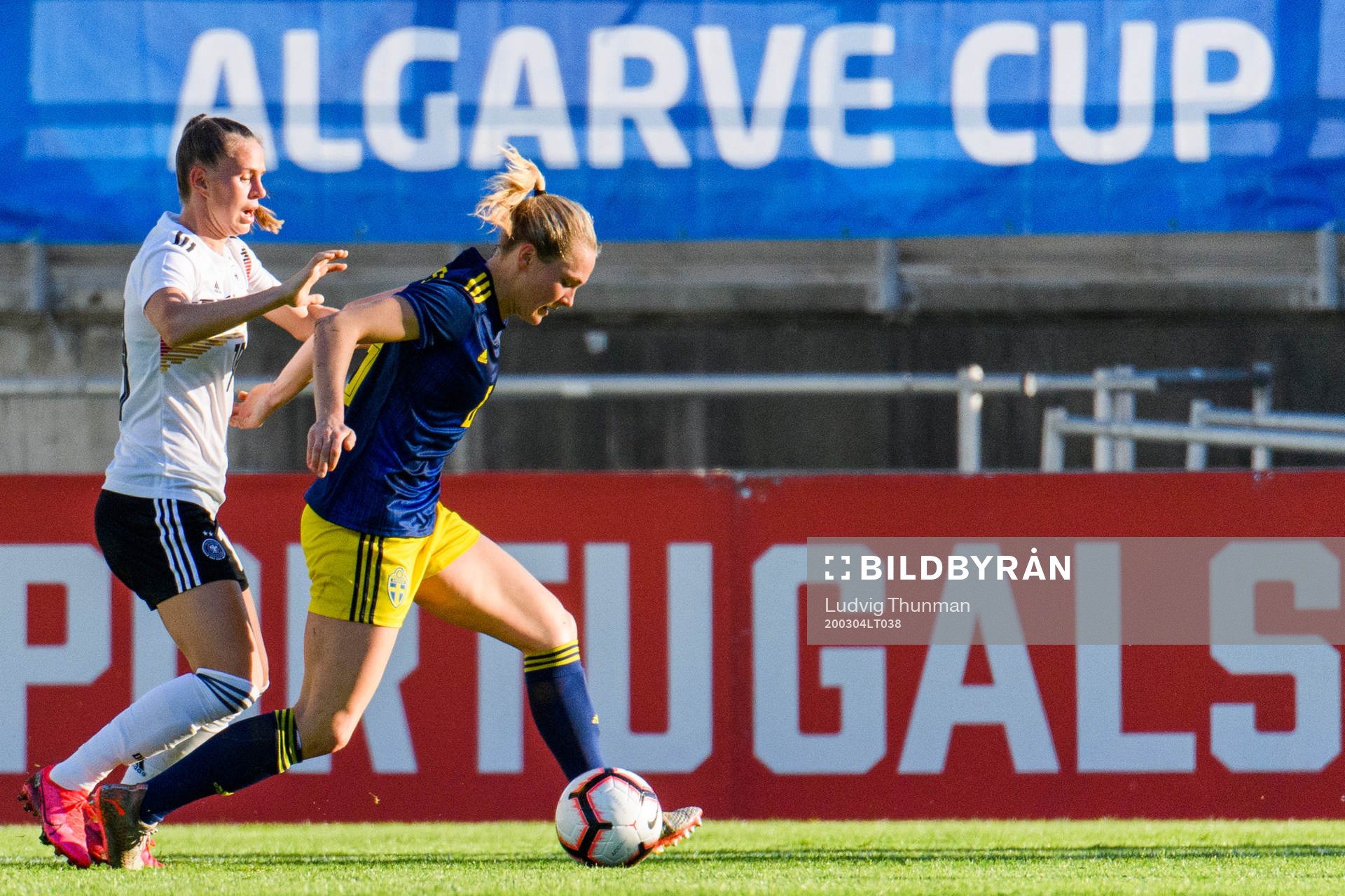 Klara Bühl of Germany and Magdalena Eriksson of Sweden
