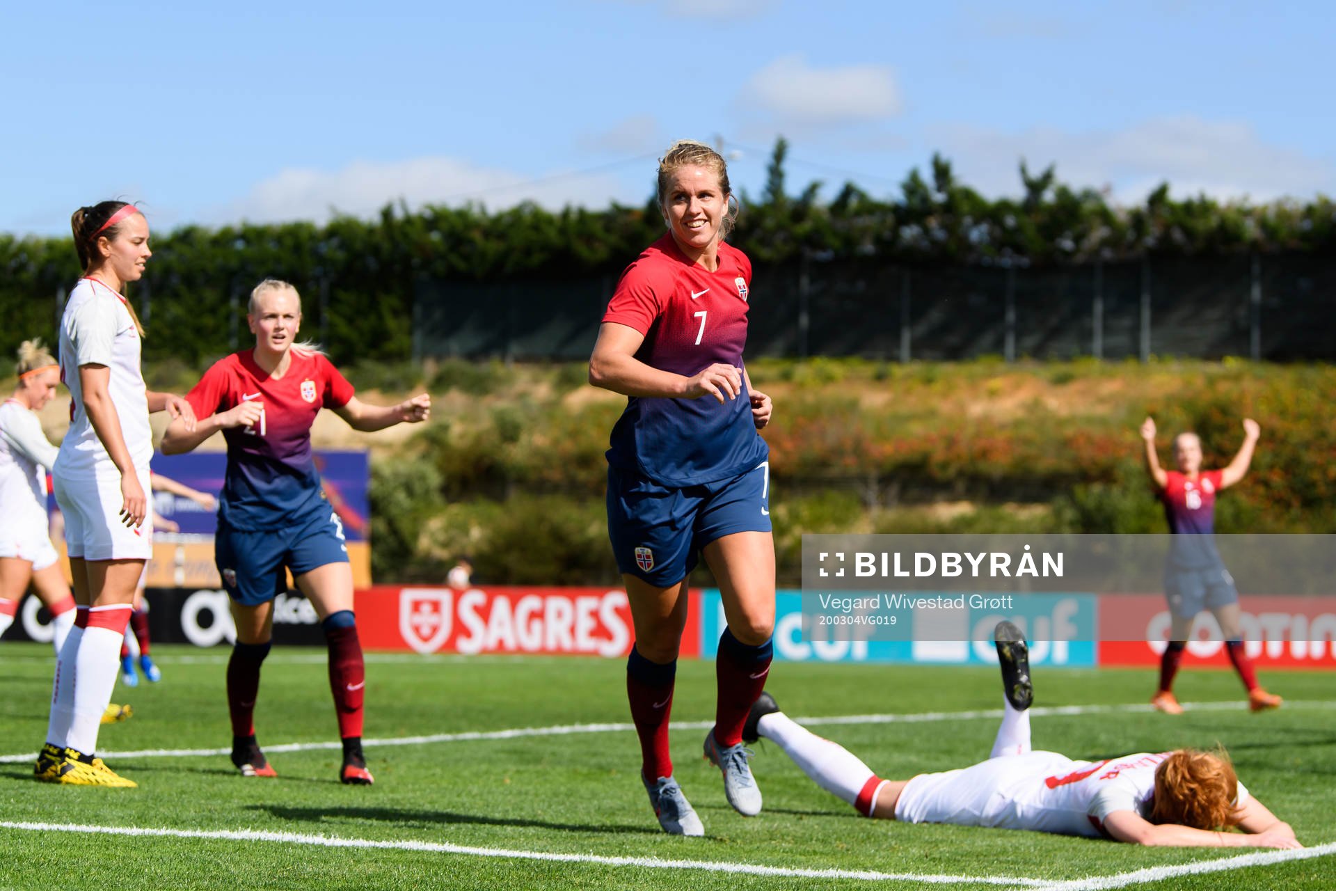 Elise Thorsnes of Norway celebrates