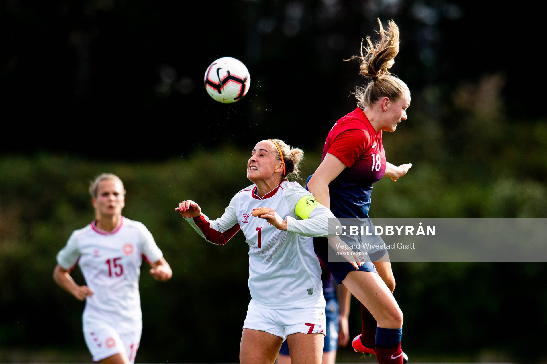 Sanne Troelsgaard of Denmark and Frida Leonhardsen Maanum