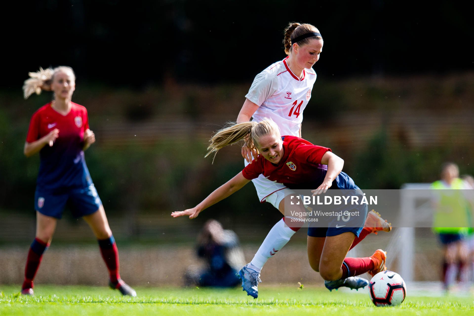 Nicoline Sørensen of Denmark and Amalie Eikeland of Norway