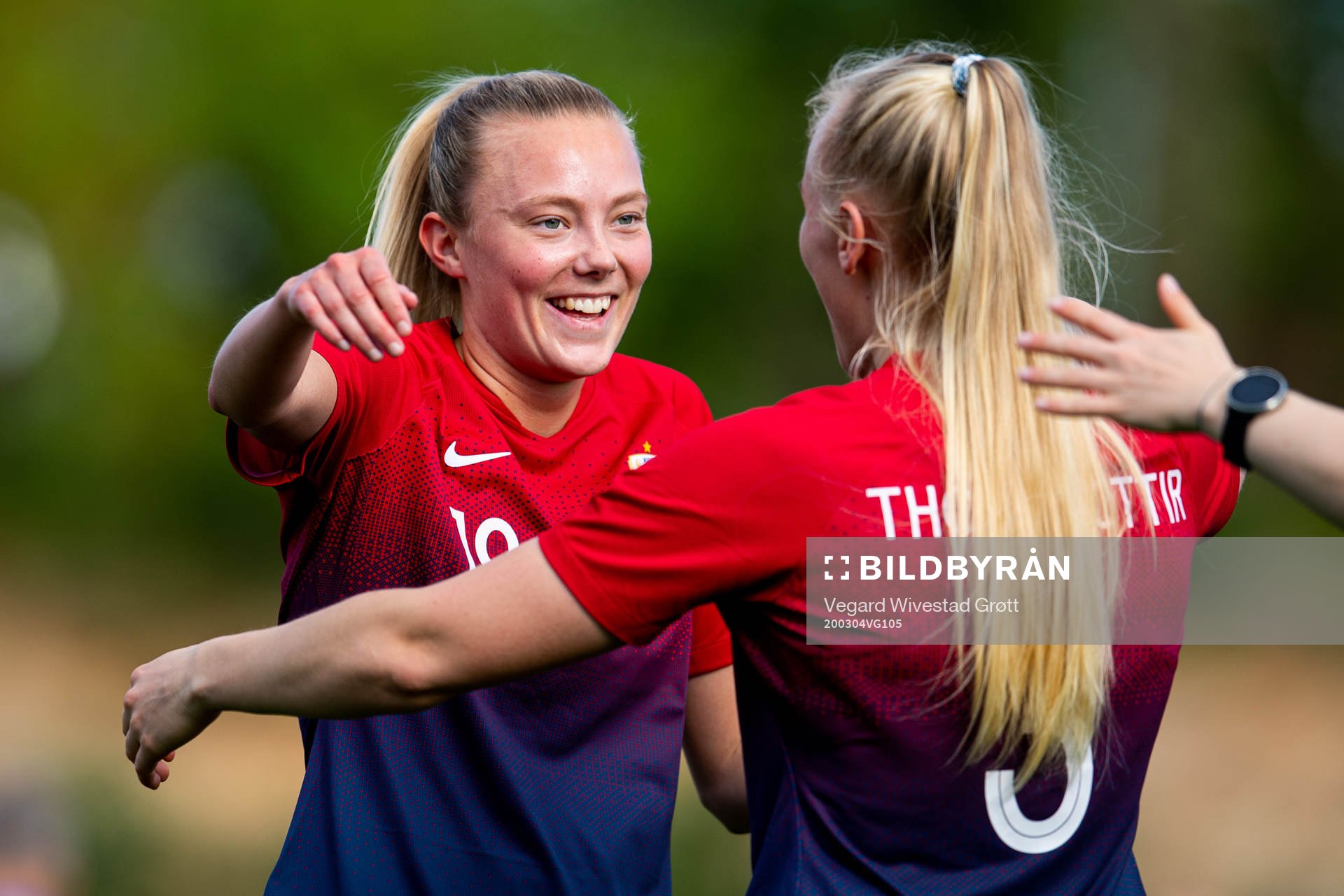 Synne Sofie Kinden Jensen and Maria Thorisdottir of Norway