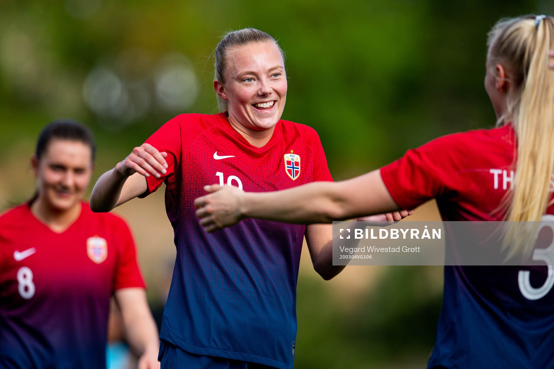 Synne Sofie Kinden Jensen and Maria Thorisdottir of Norway
