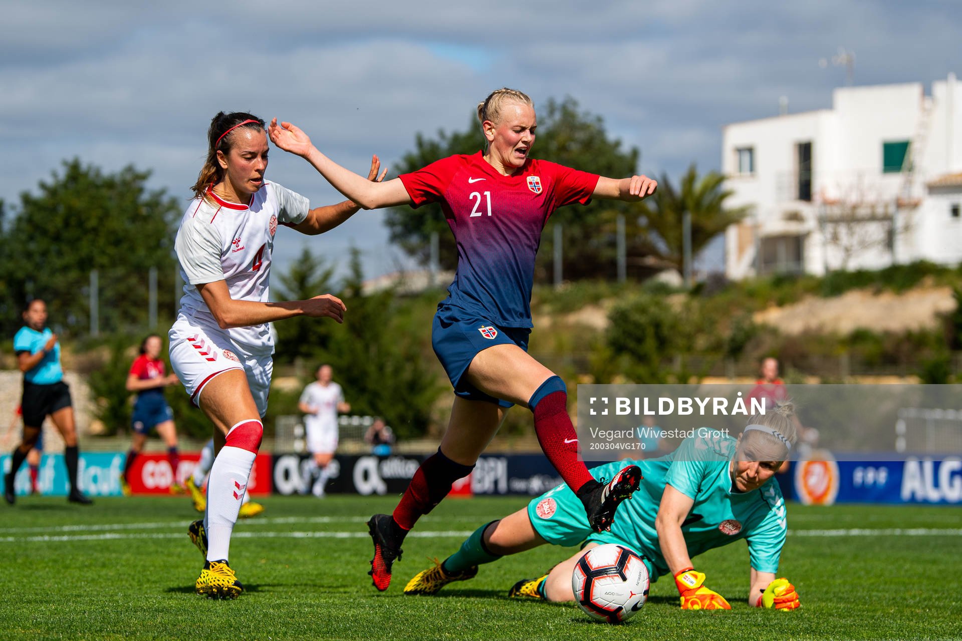 Rikke Læntver Sevecke of Denmark, Karina Sævik of Norway
