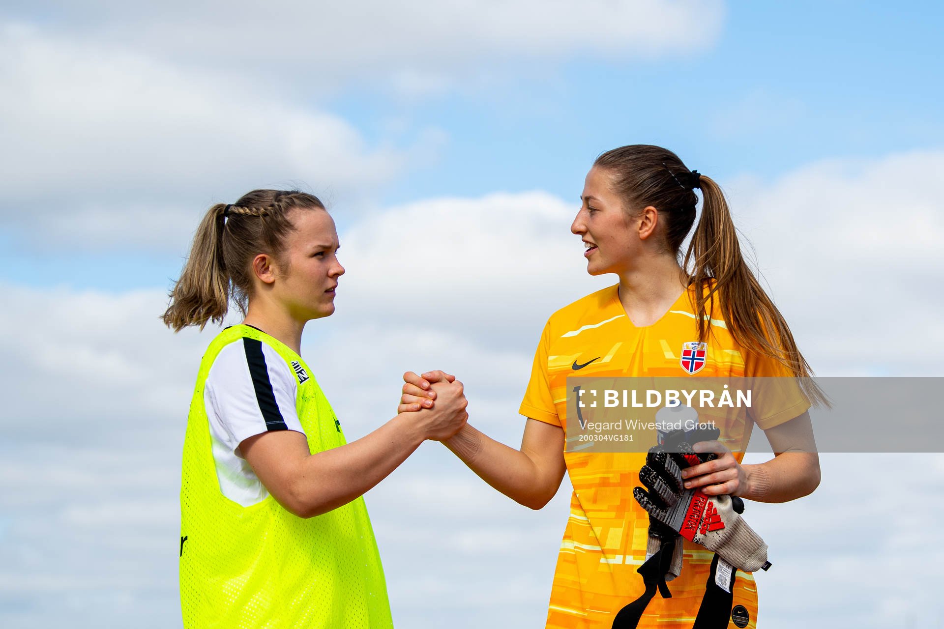 Goalkeepers Oda Maria Hove Bogstad and Cecilie Hauståker